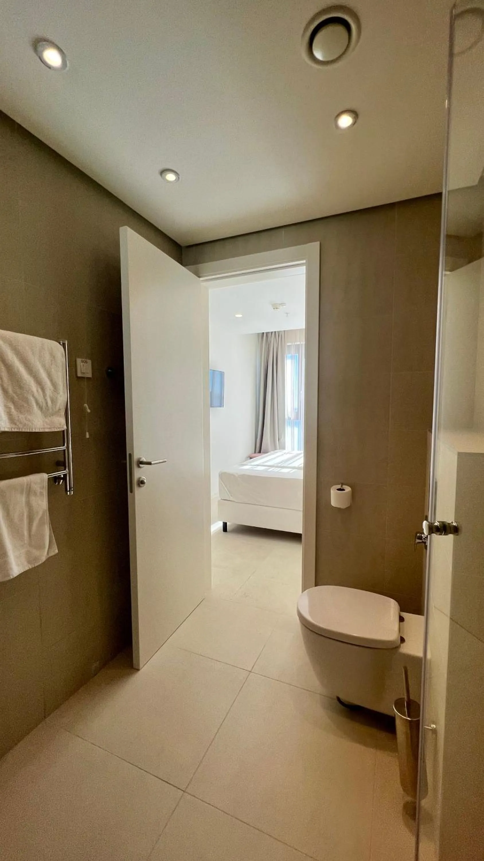 Bathroom in Sunraf Luxe Apartments