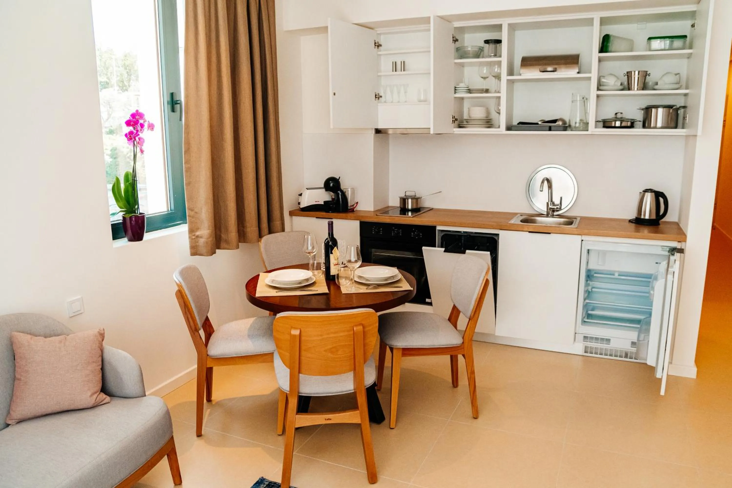 Seating area in Sunraf Luxe Apartments