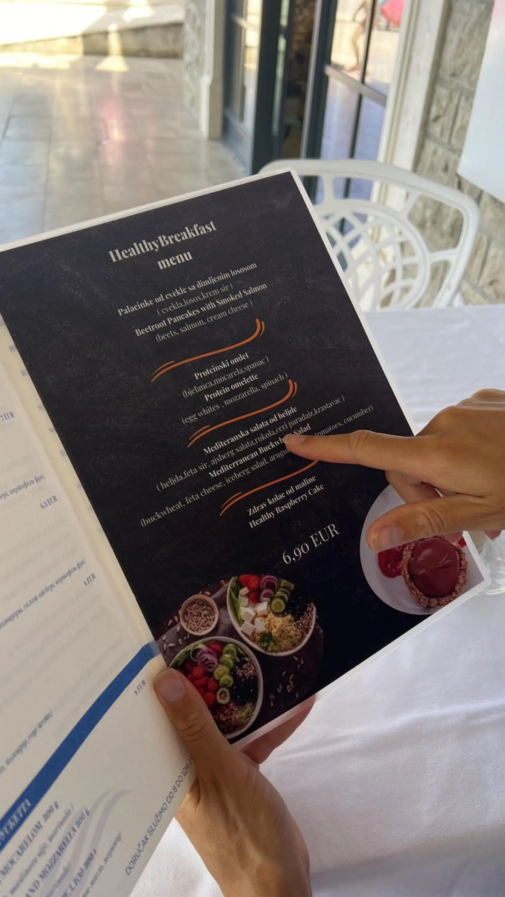 Breakfast in Sunraf Luxe Apartments