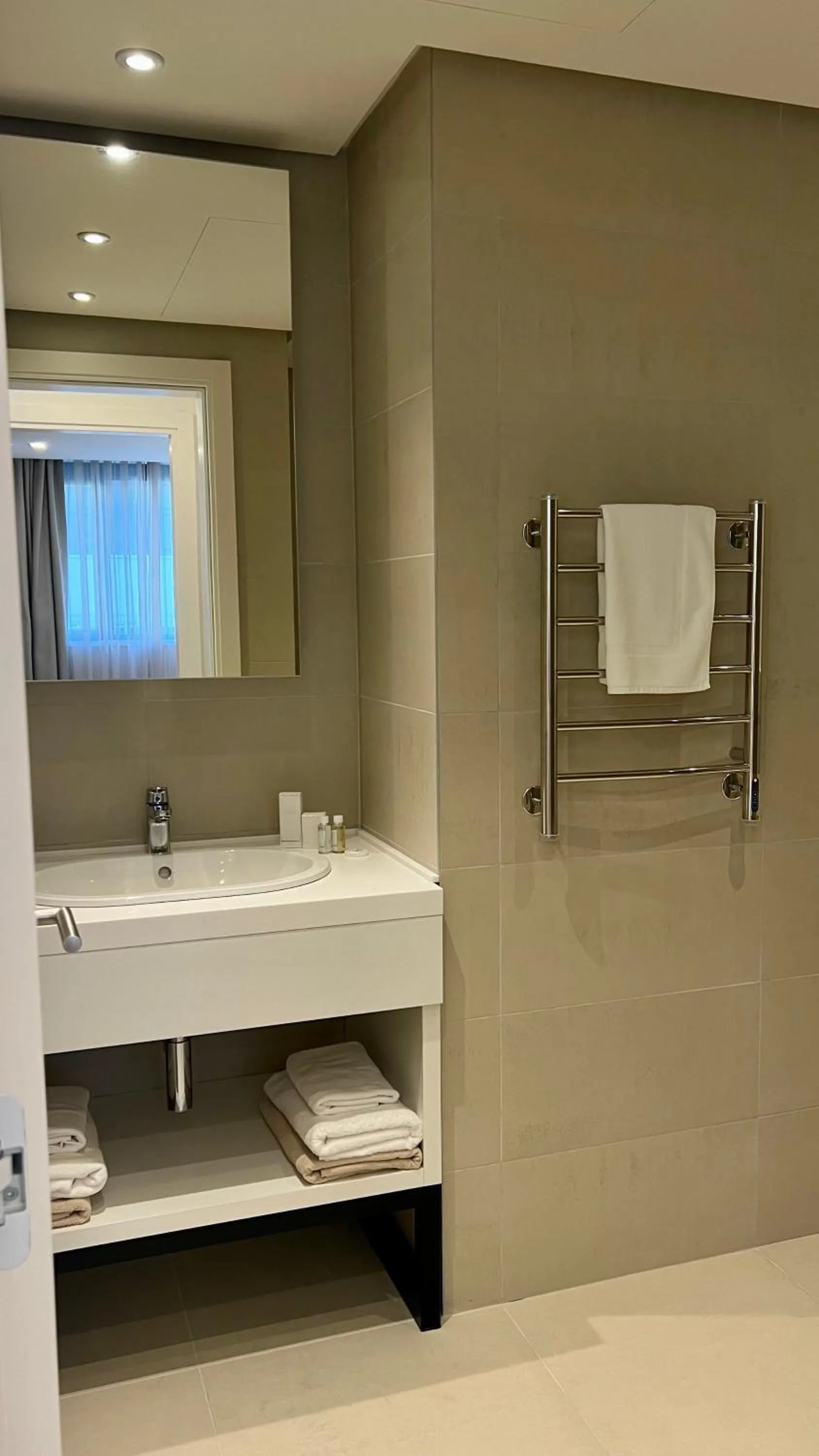 Bathroom in Sunraf Luxe Apartments