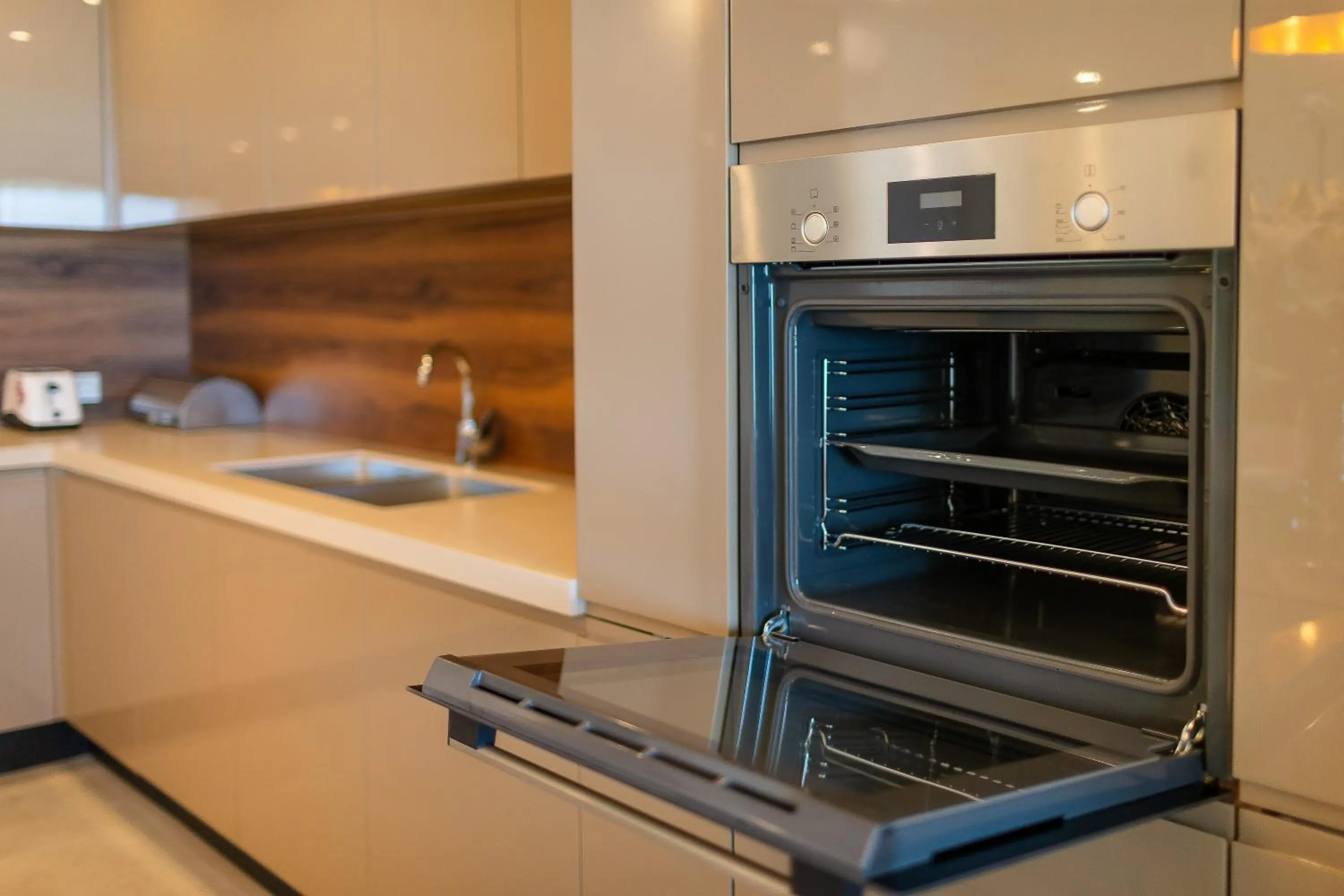 Kitchen or kitchenette in Sunraf Luxe Apartments