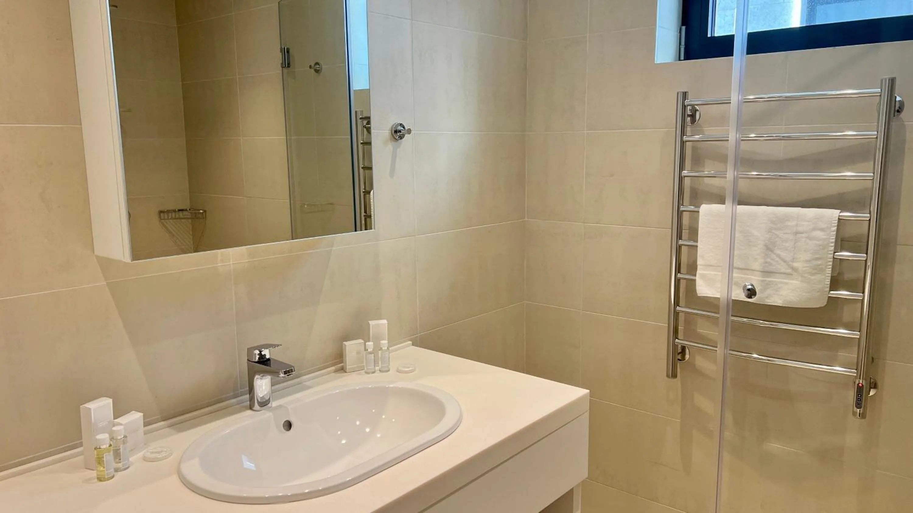 Bathroom in Sunraf Luxe Apartments