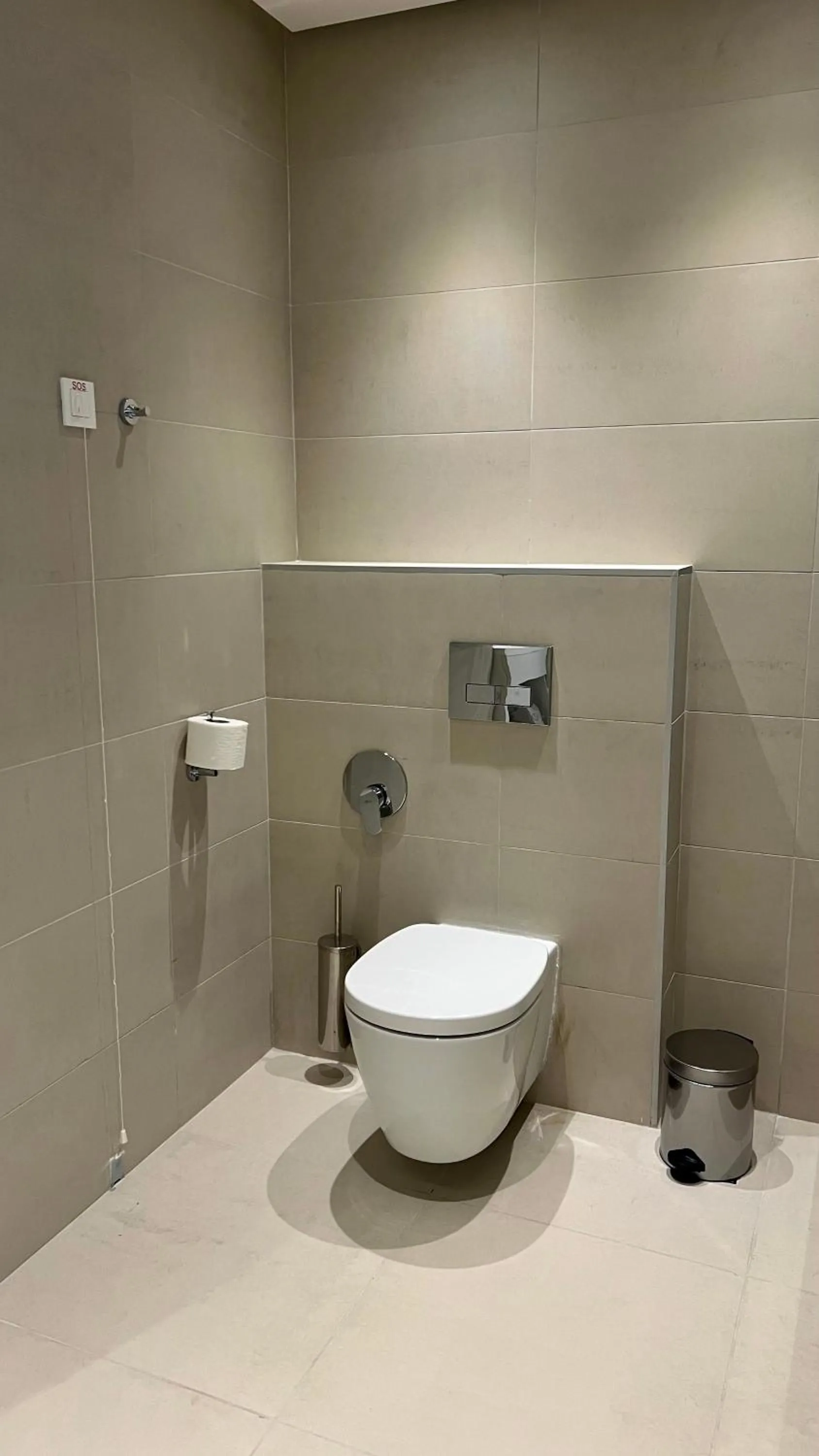 Toilet in Sunraf Luxe Apartments