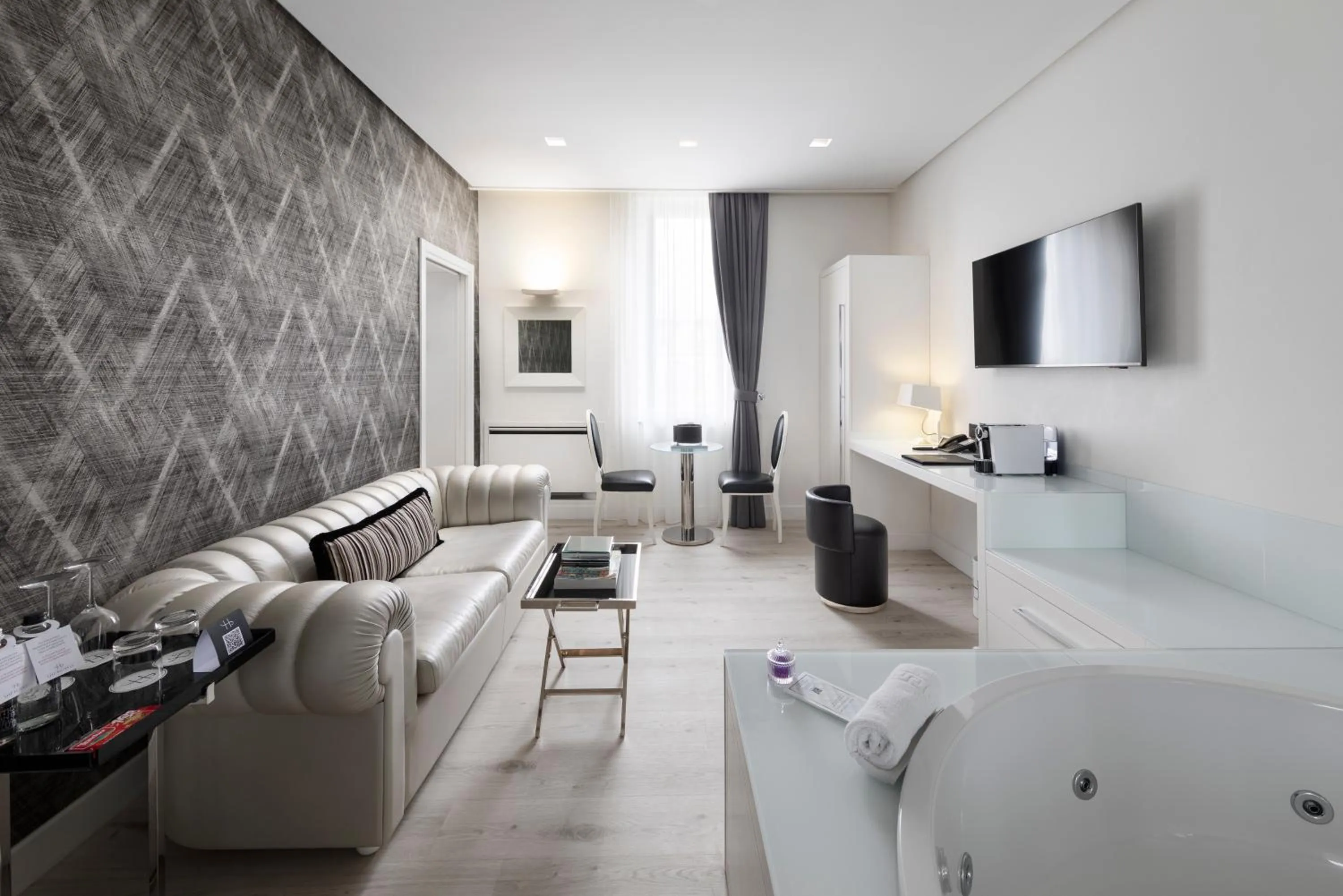 Bedroom in LHP Hotel Montecatini Palace & SPA