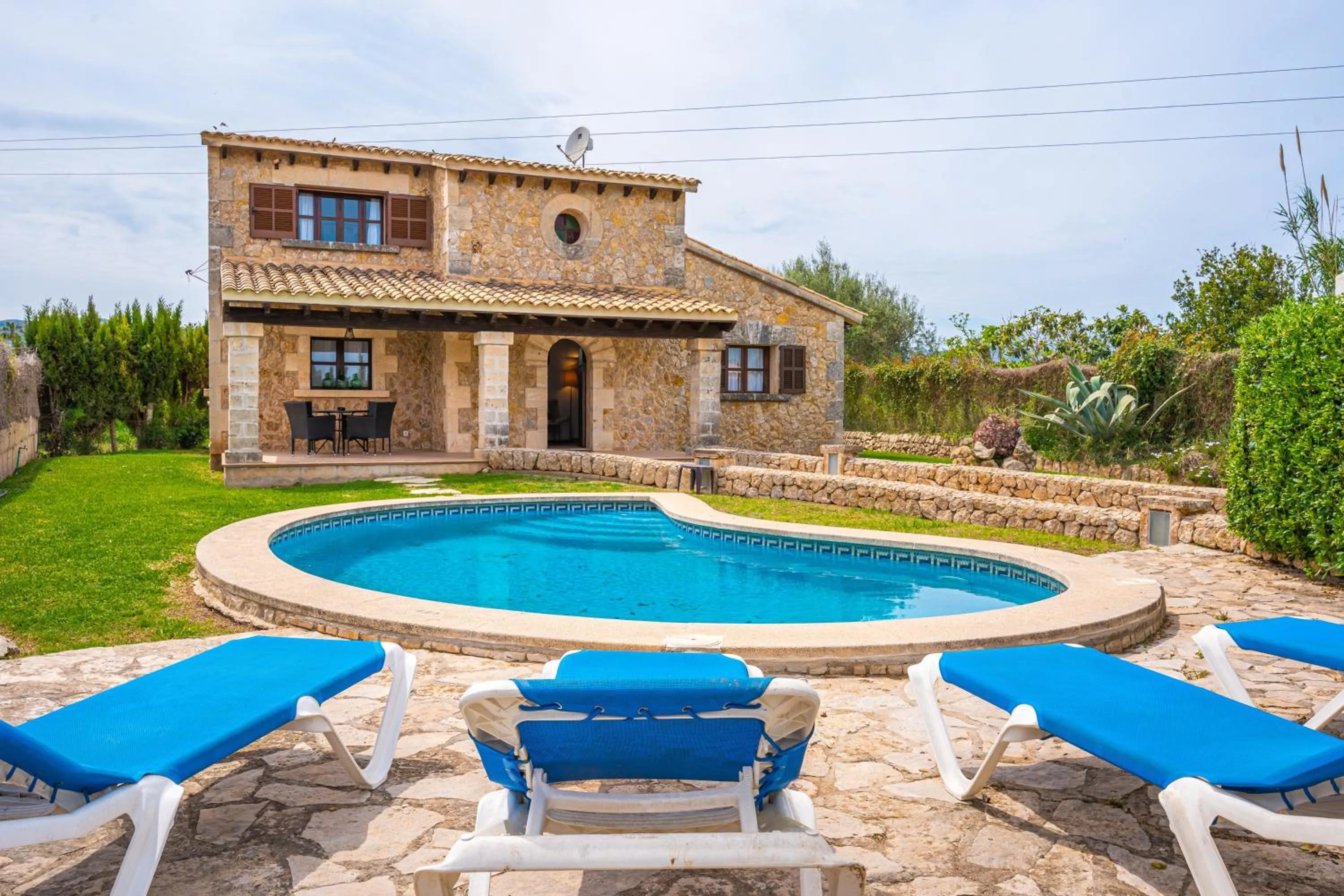 Two-Bedroom House in Villa Pau