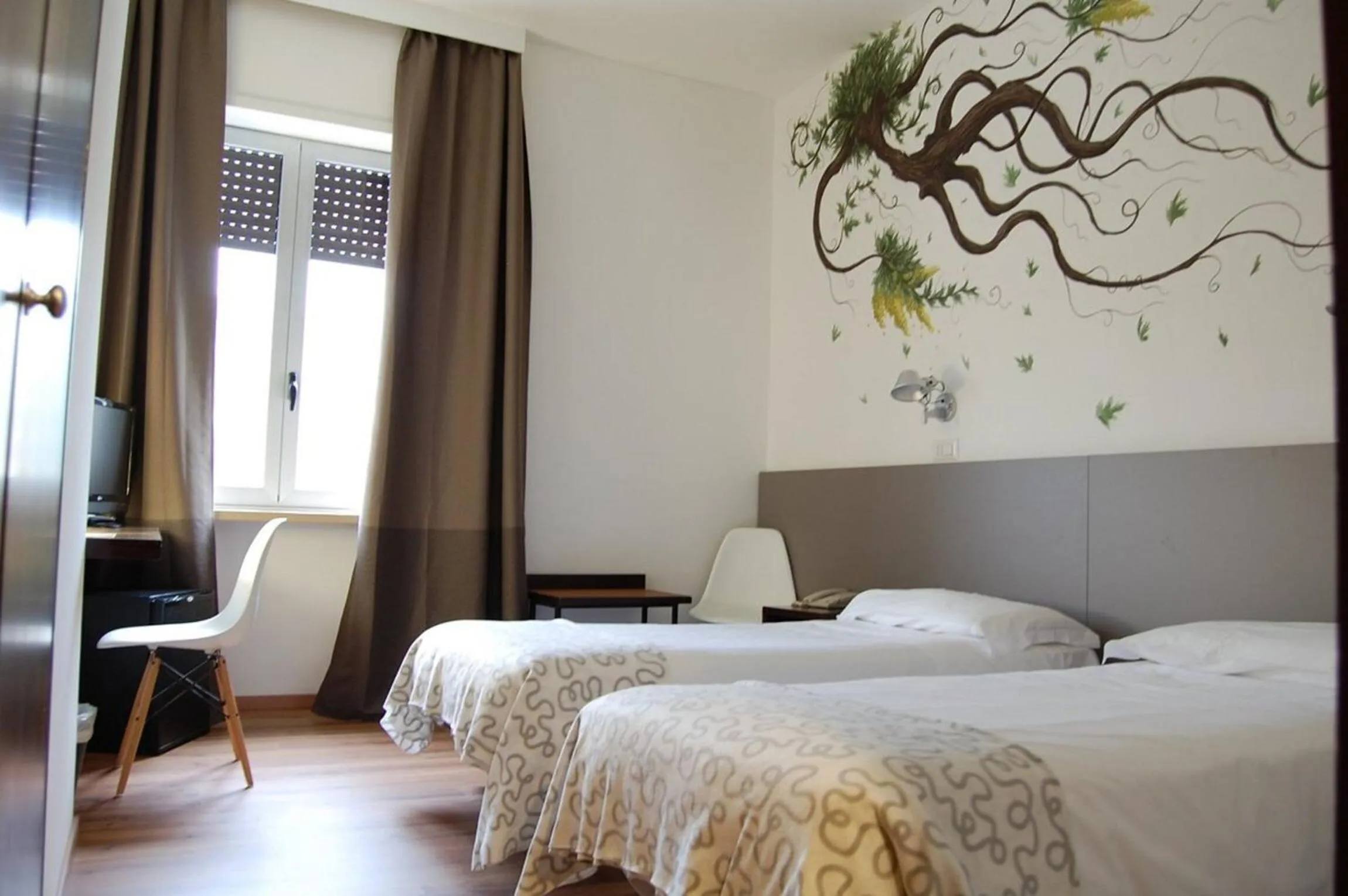 Bed in LH Hotel Arca Street Art