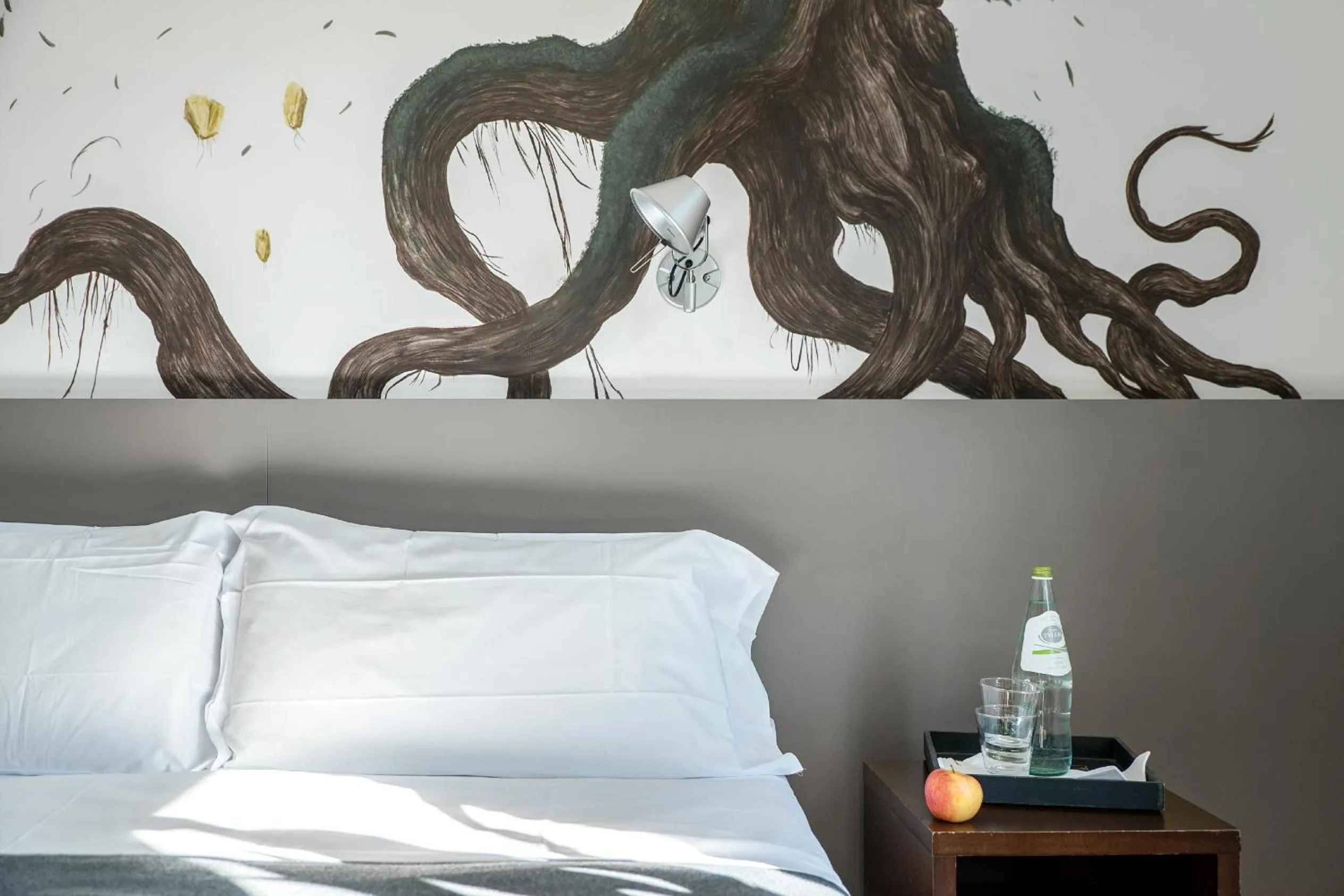 Decorative detail, Bed in LH Hotel Arca Street Art