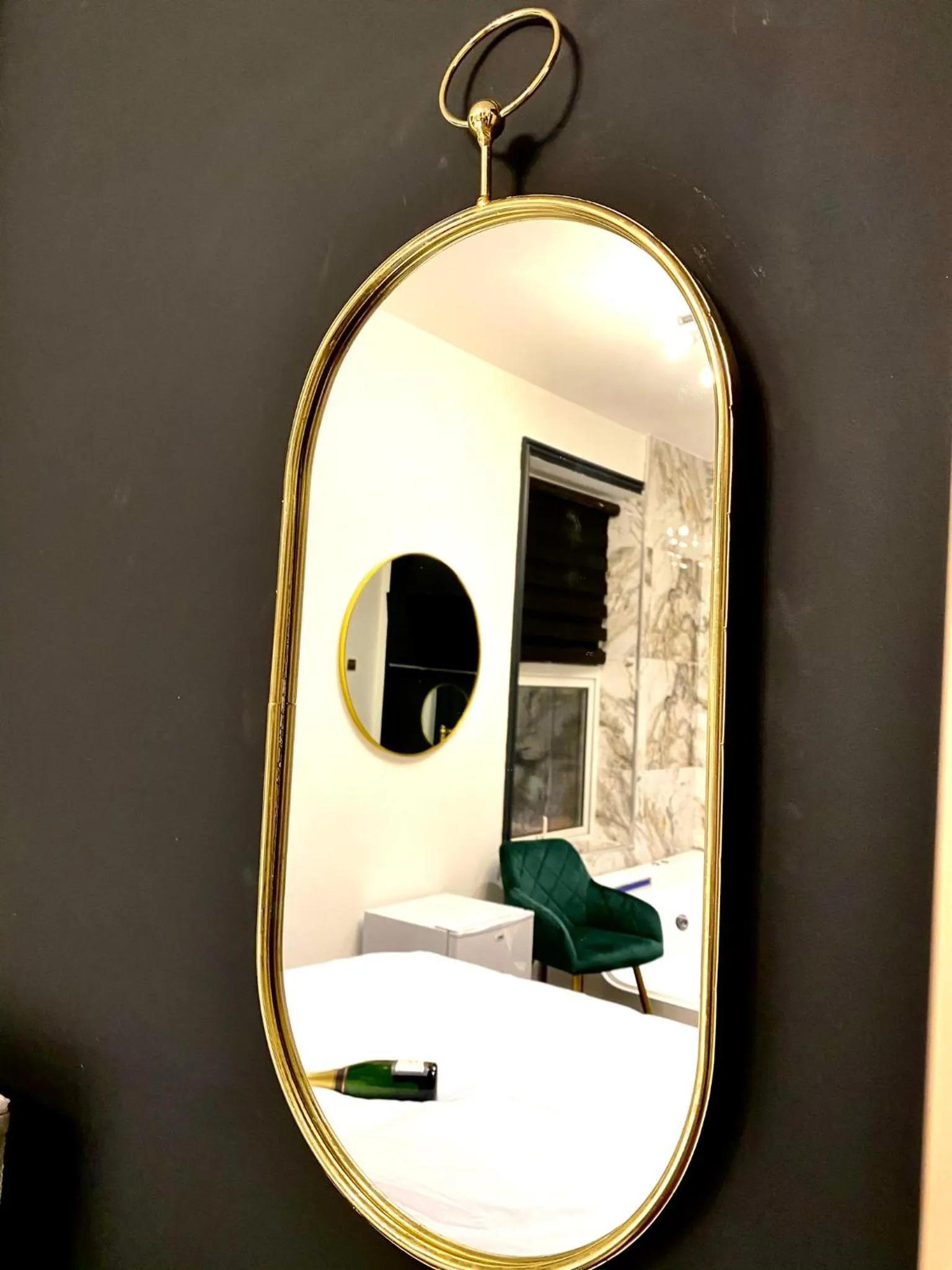 Duke and Duchess Apartments and Rooms - Private in Room Hot Tub Suites