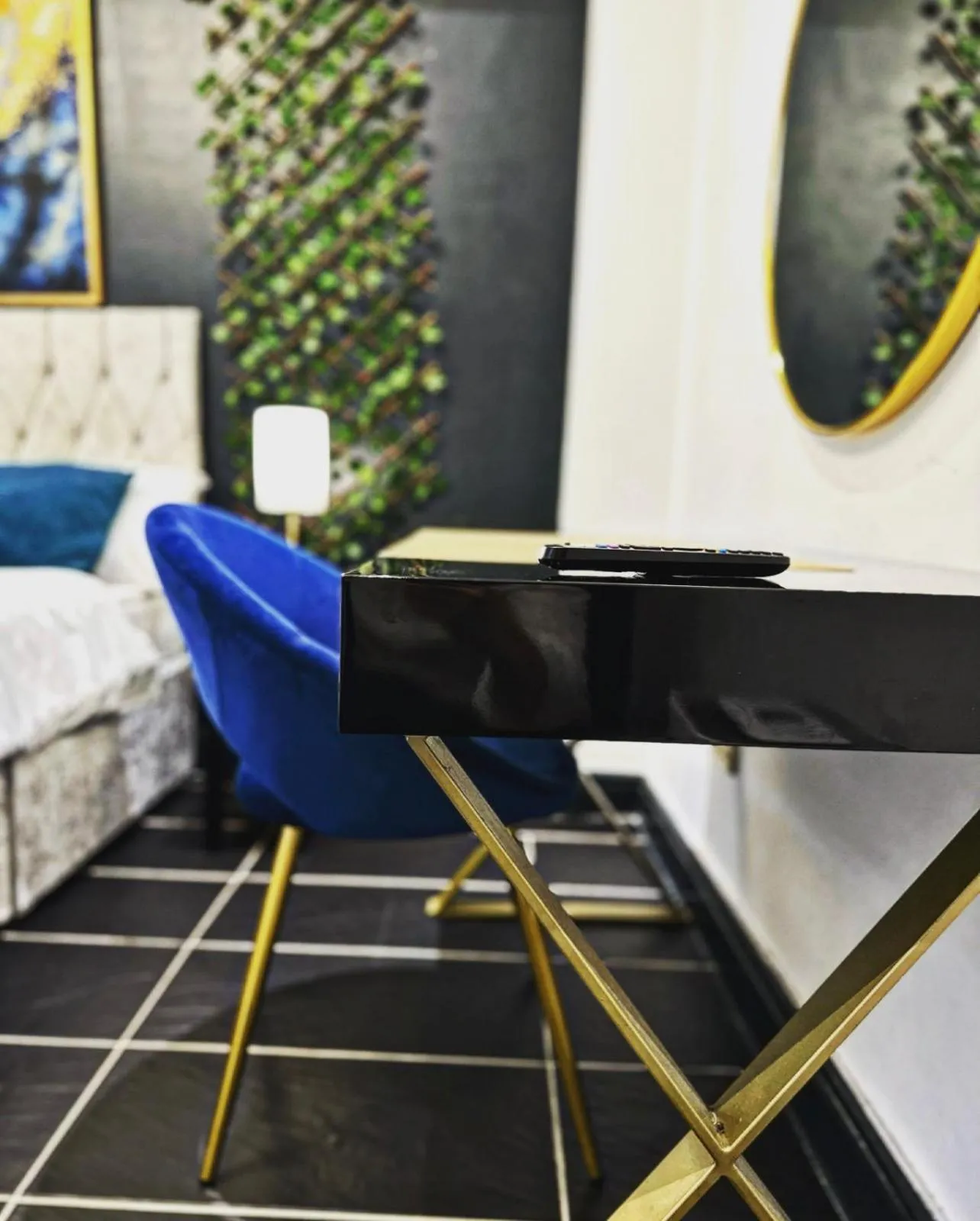 Duke and Duchess Apartments and Rooms - Private in Room Hot Tub Suites