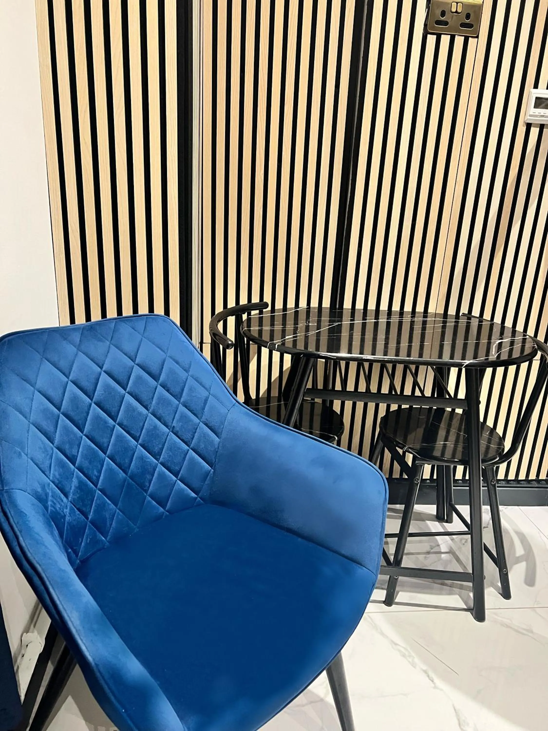 Duke and Duchess Apartments and Rooms - Private in Room Hot Tub Suites