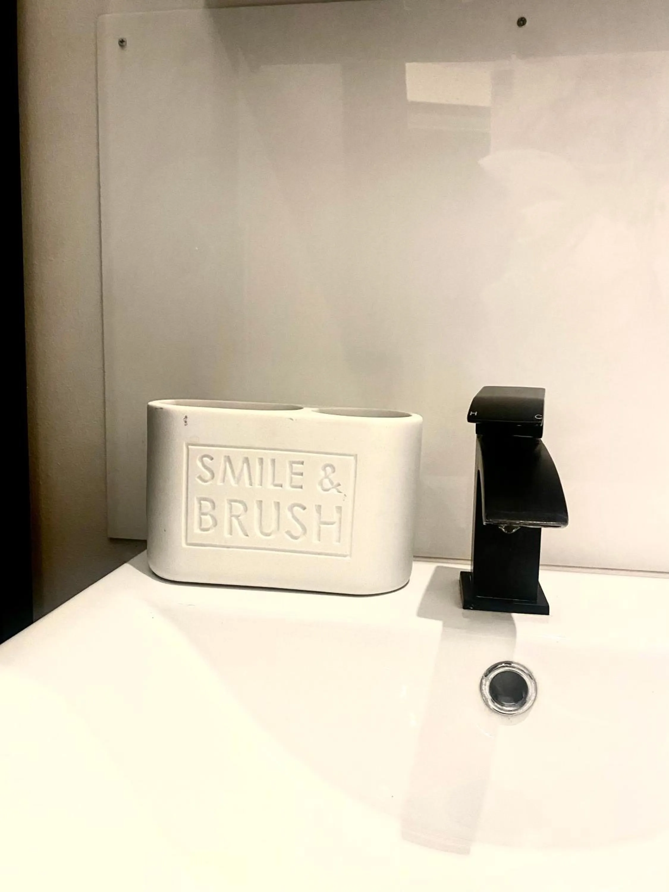 Duke and Duchess Apartments and Rooms - Private in Room Hot Tub Suites