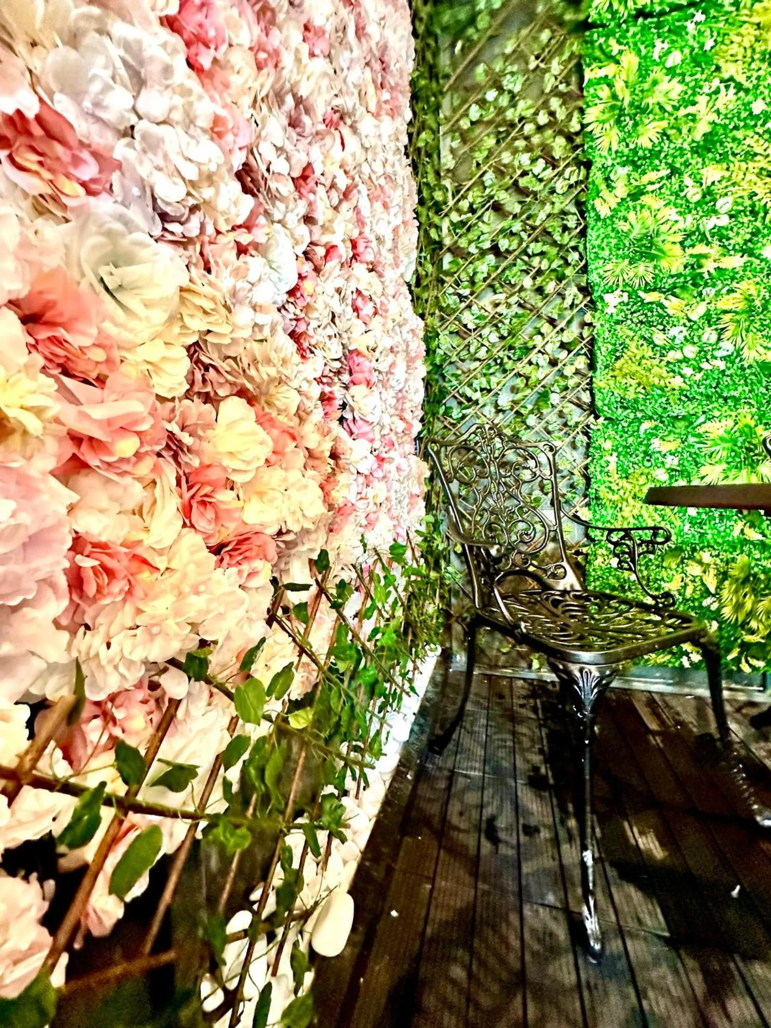 Duke and Duchess Apartments and Rooms - Private in Room Hot Tub Suites