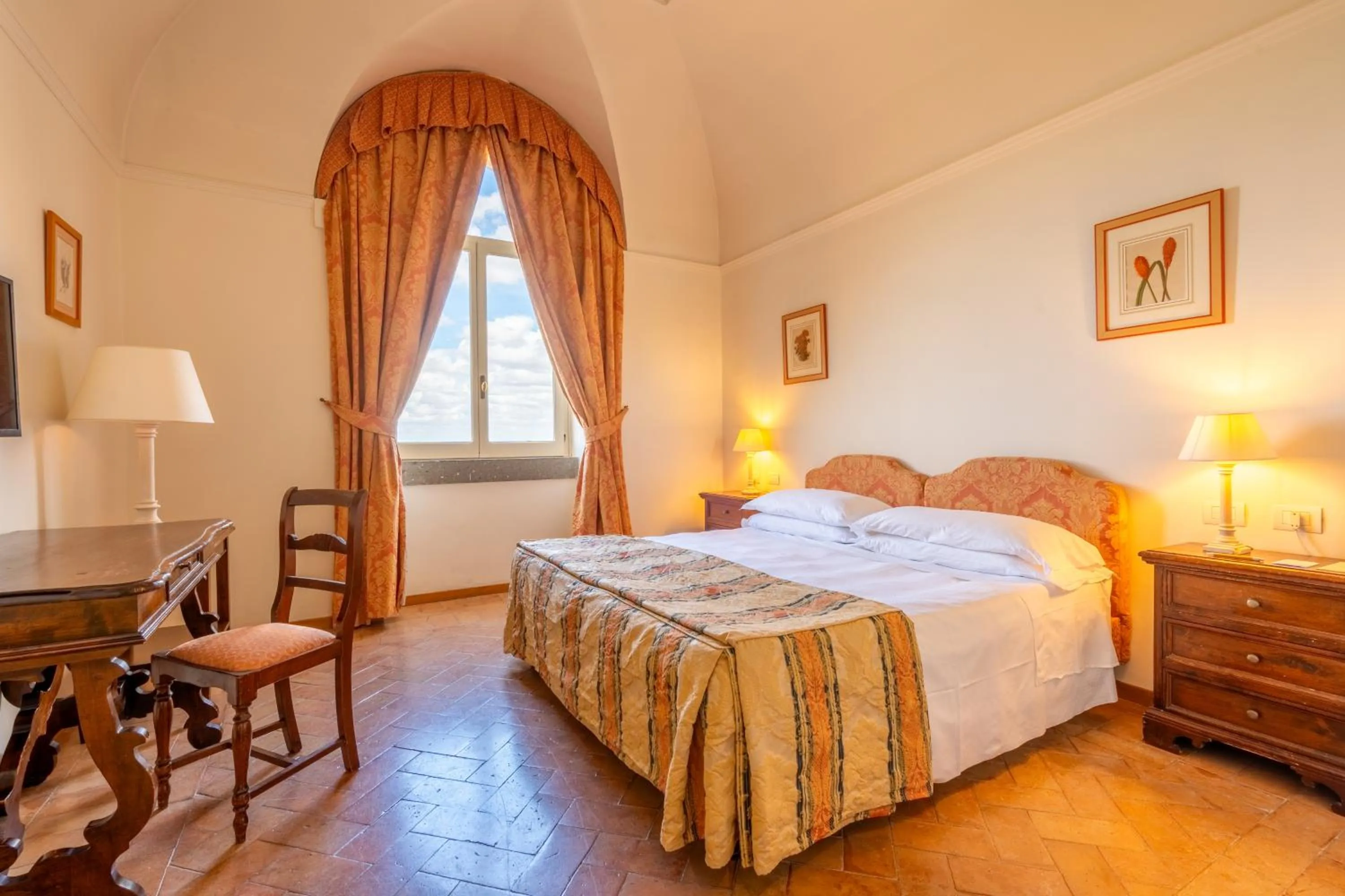 Bed in Park Hotel Villa Grazioli