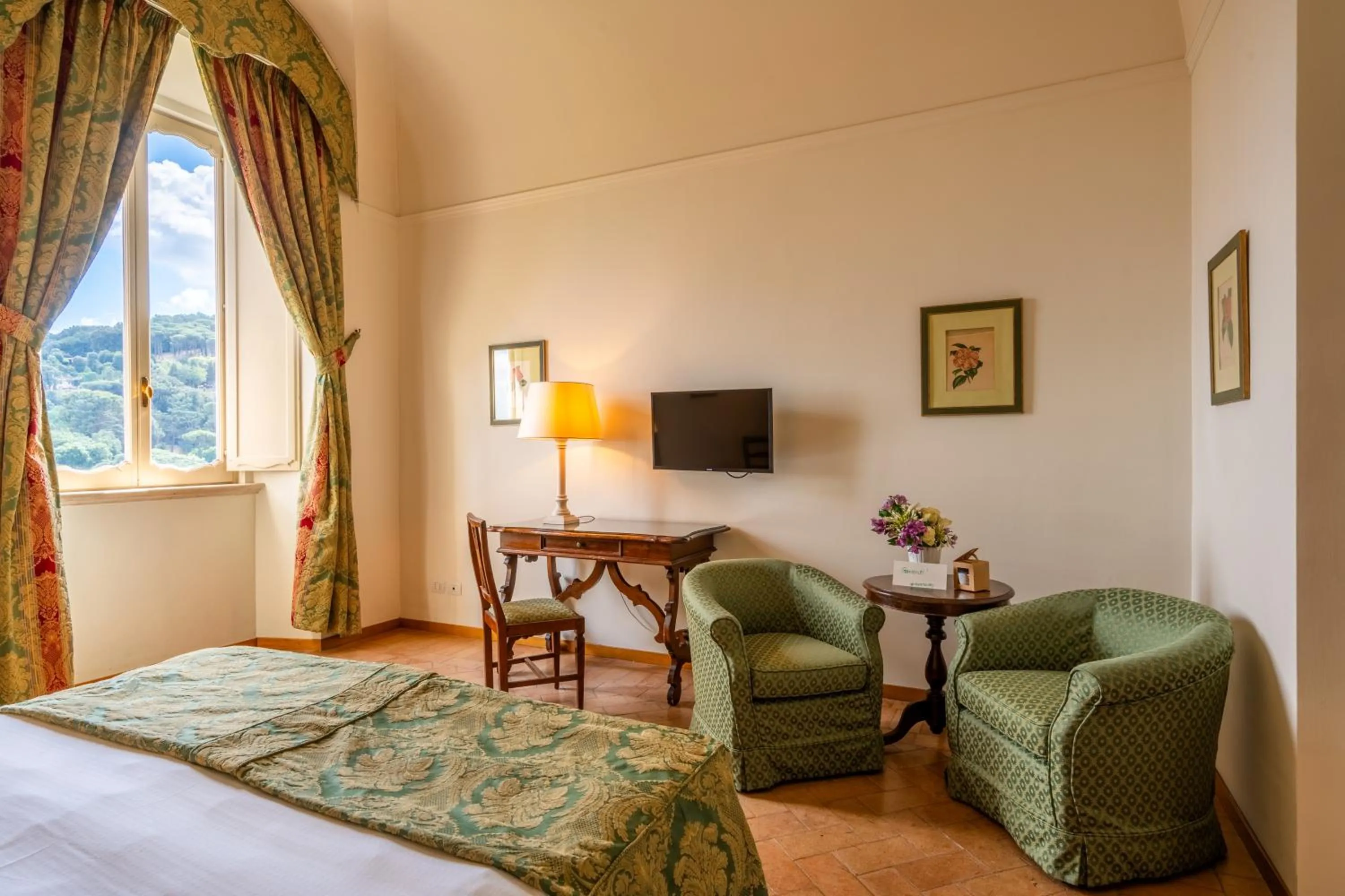 Bed in Park Hotel Villa Grazioli