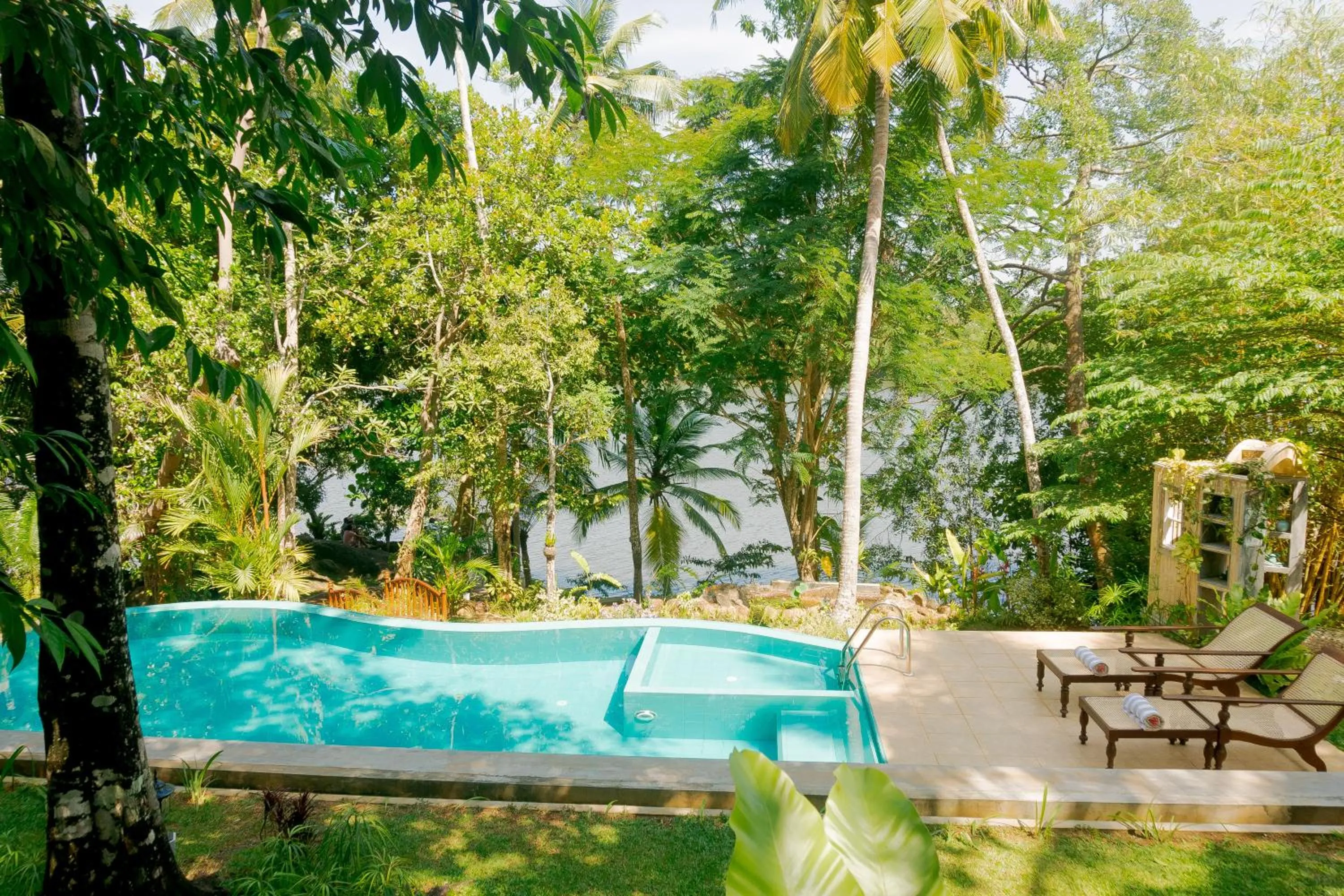 Pool view in Villa Birdlake