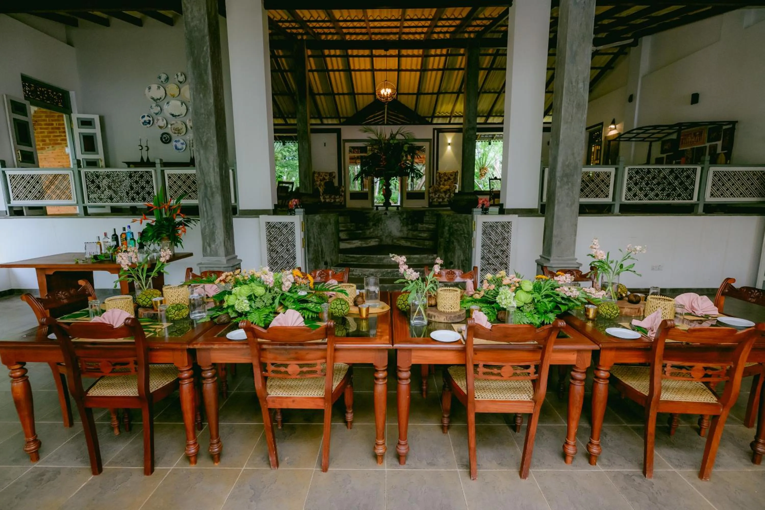 Restaurant/places to eat in Villa Birdlake