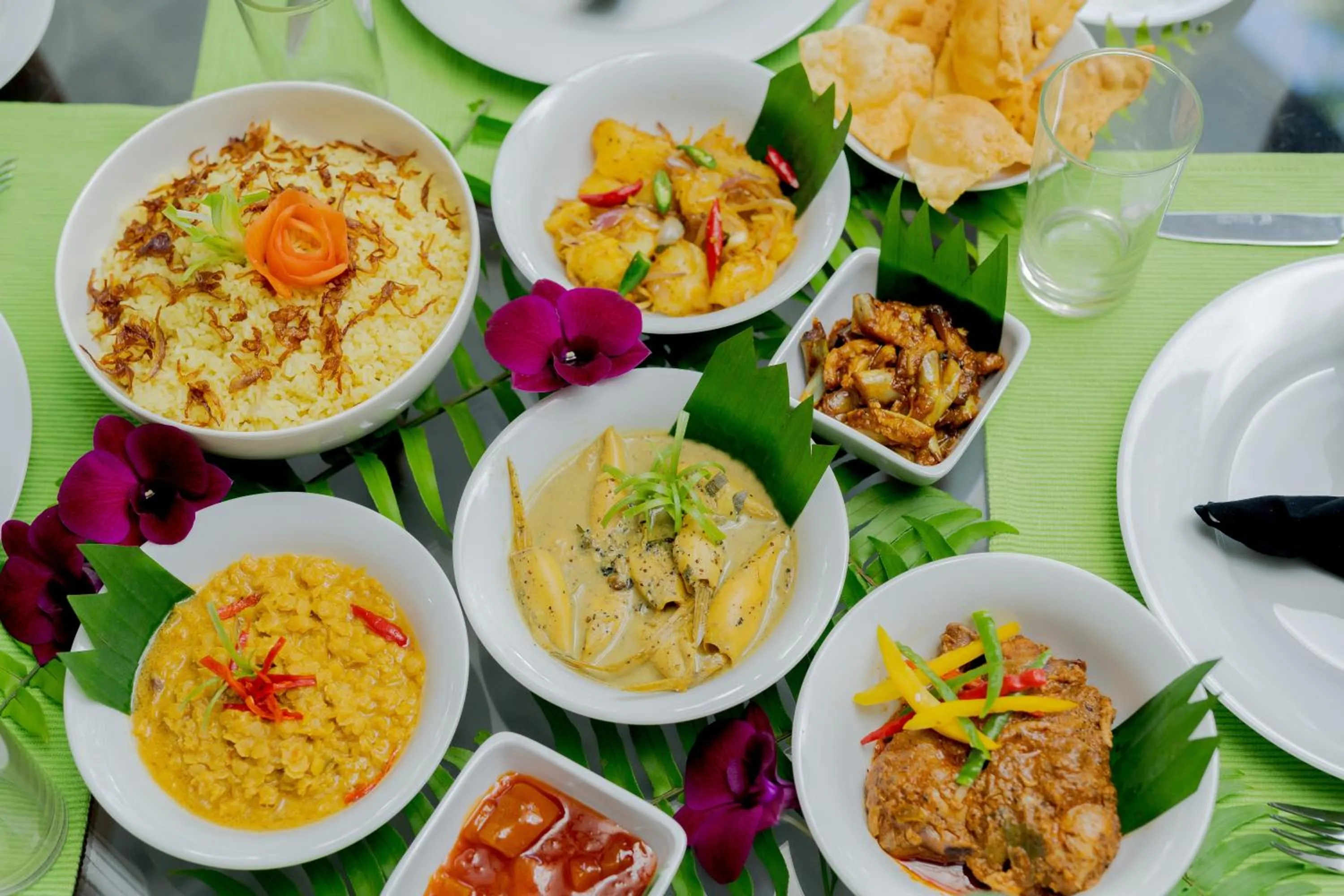 Restaurant/places to eat in Villa Birdlake