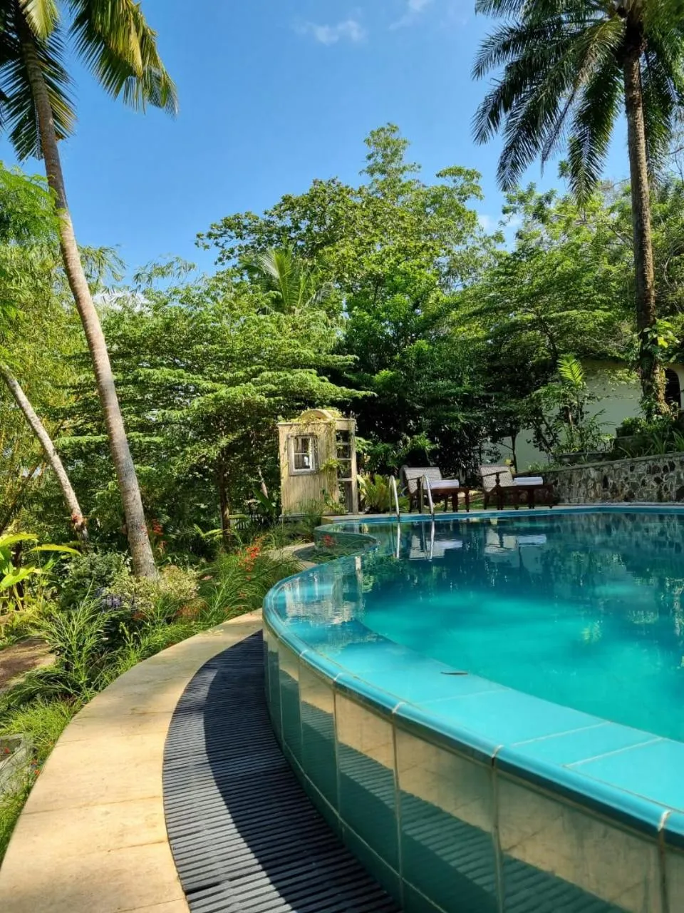 Swimming pool in Villa Birdlake
