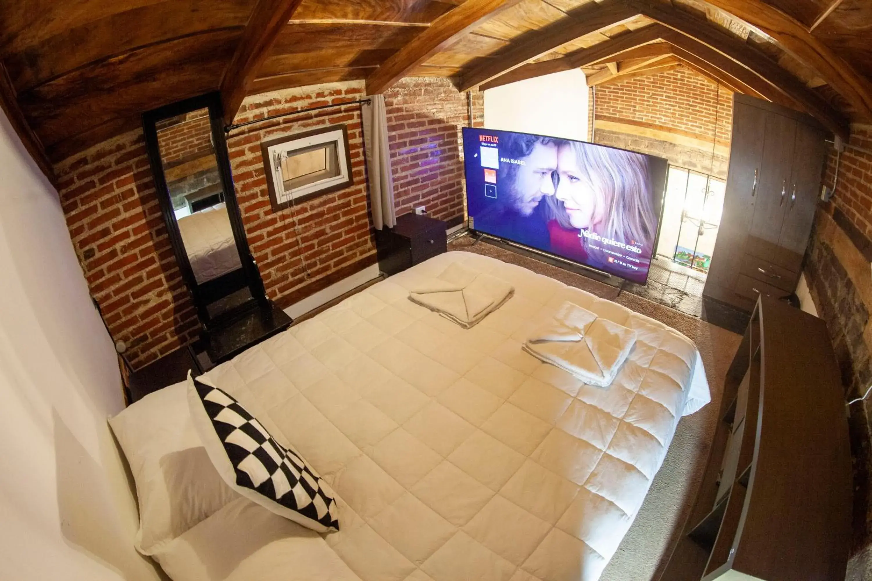 Queen Room in Hot Chipilin Queen Room in Hot Chipilin