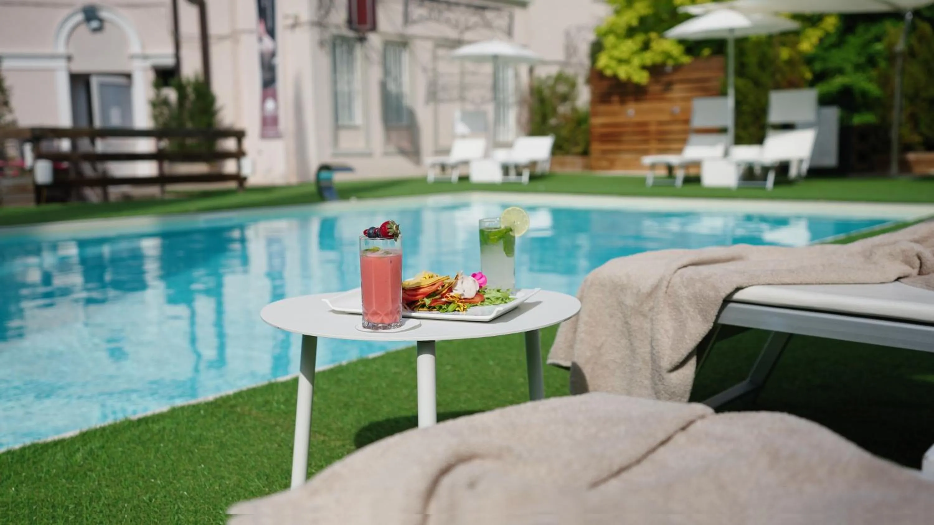 Swimming pool in Ausonia Hungaria Wellness & Lifestyle