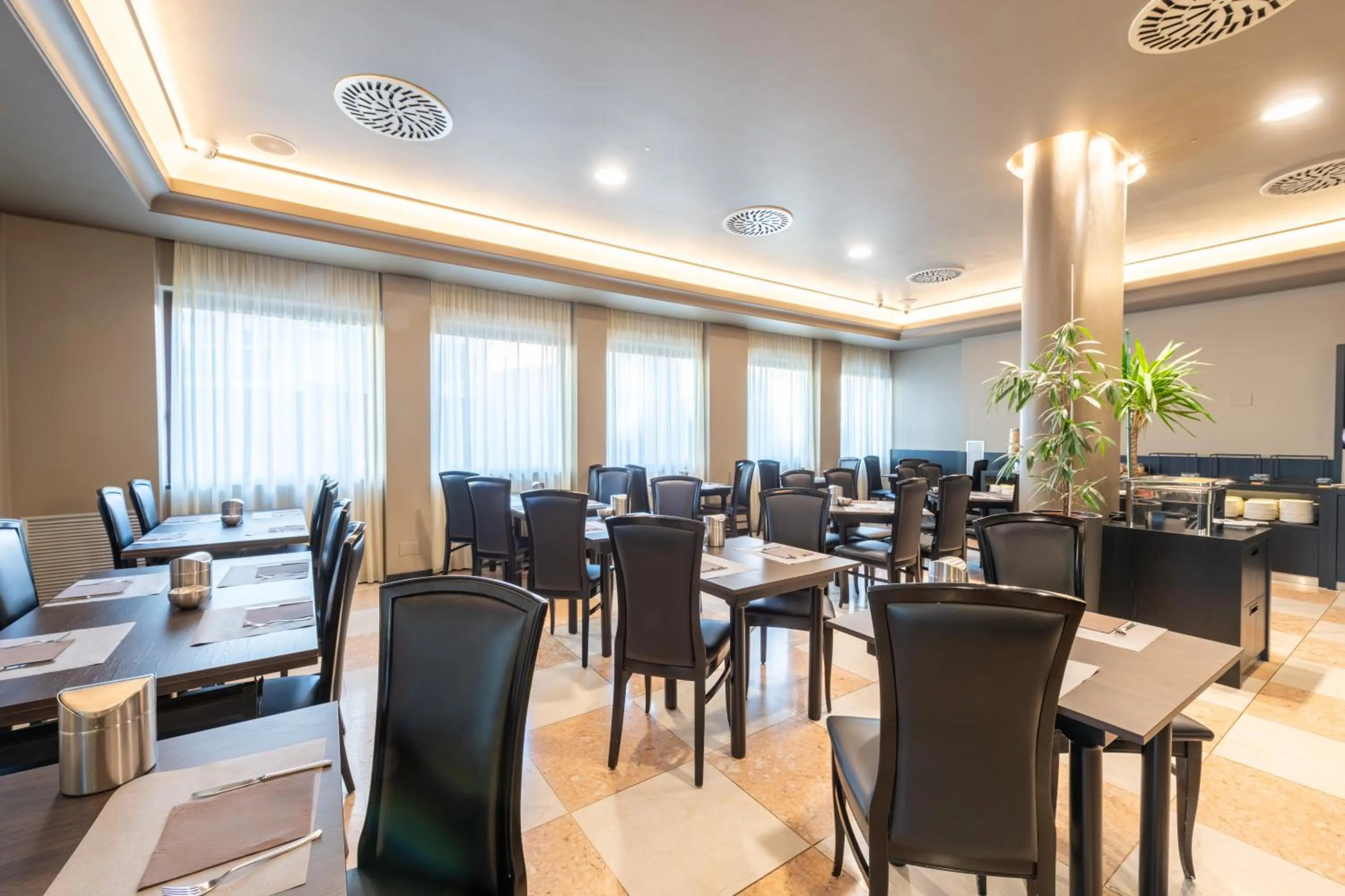 Breakfast in Hotel Palace Verona