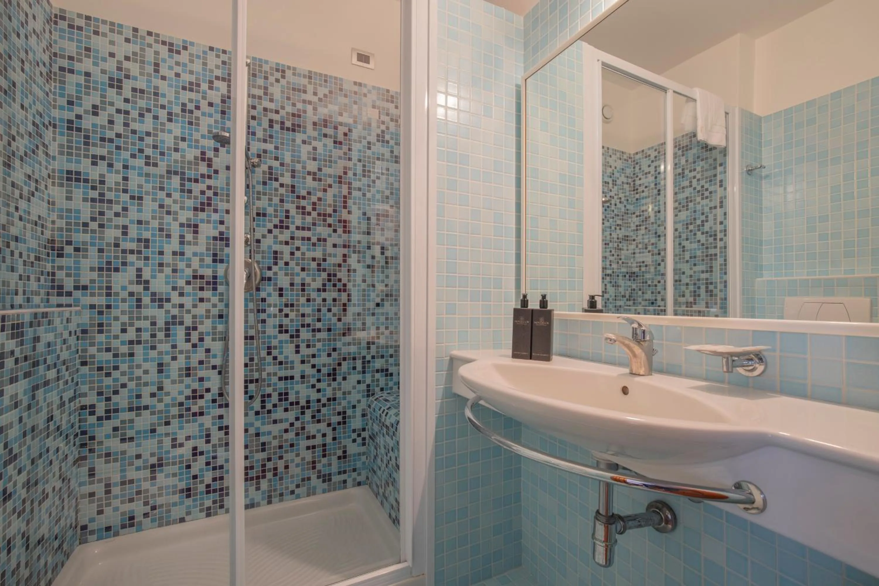 Bathroom in Hotel Palace Verona