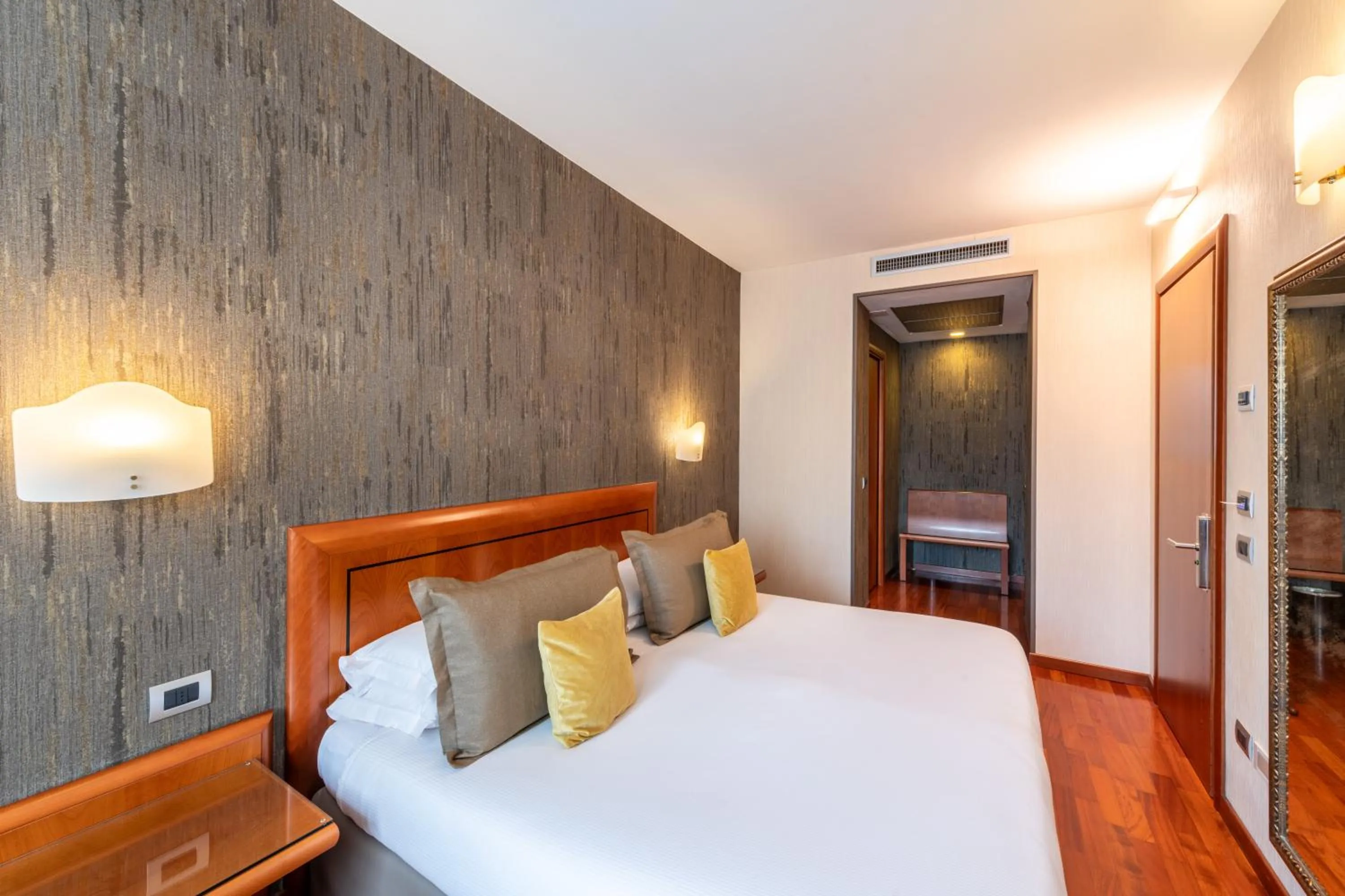 Bed in Hotel Palace Verona