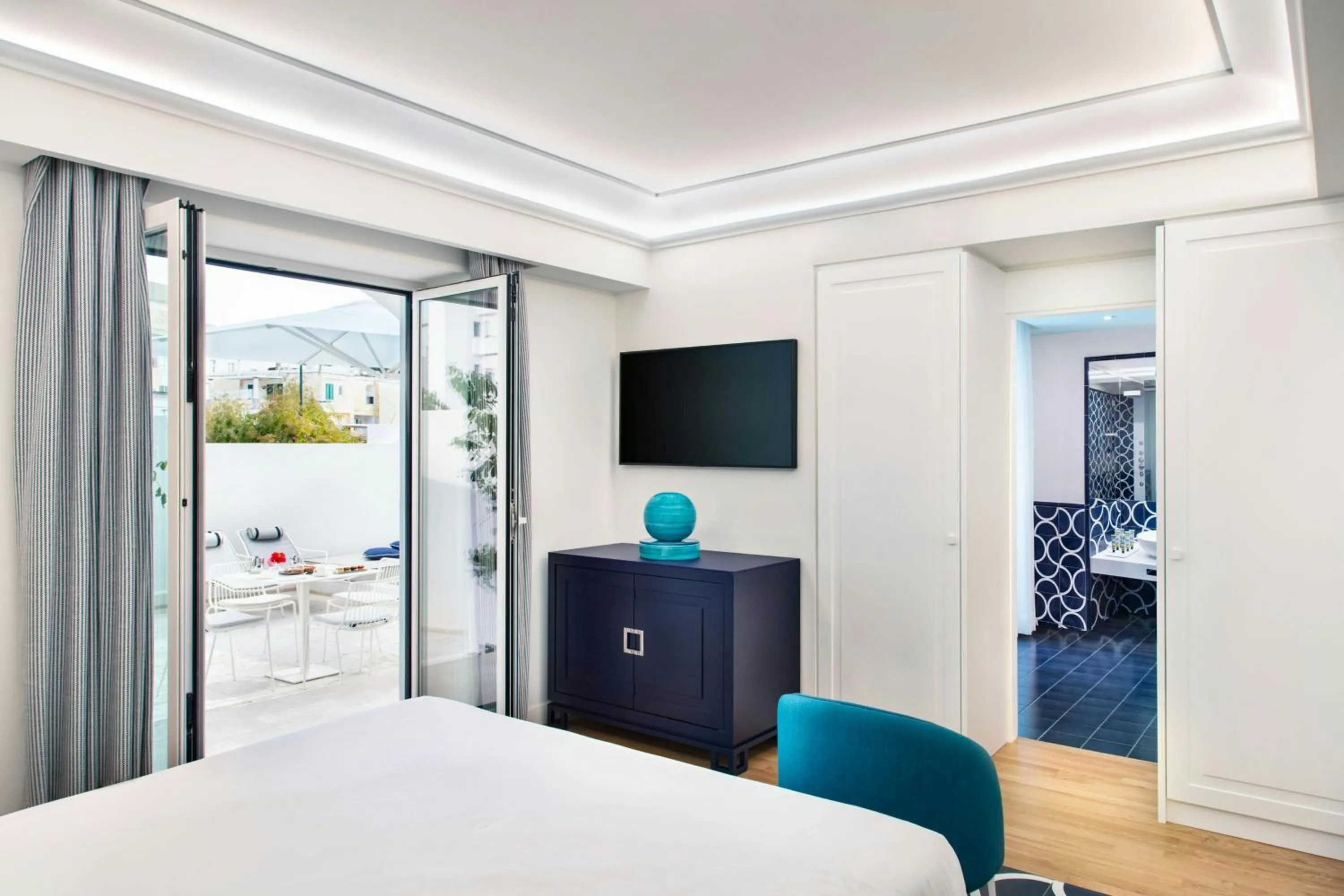 Photo of the whole room, Bed in Pazziella, a Luxury Collection Hotel, Capri