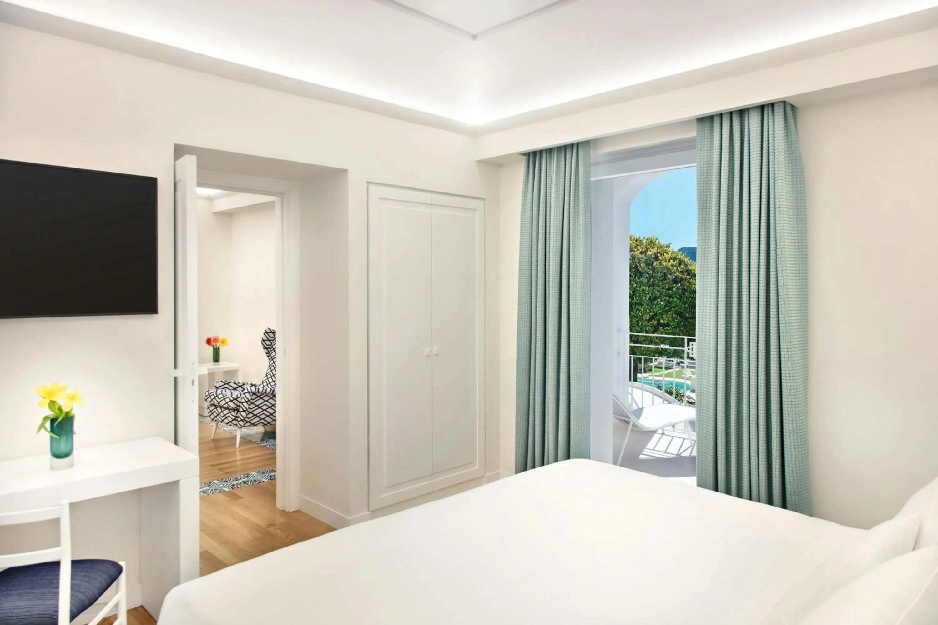 Bedroom, Bed in Pazziella, a Luxury Collection Hotel, Capri