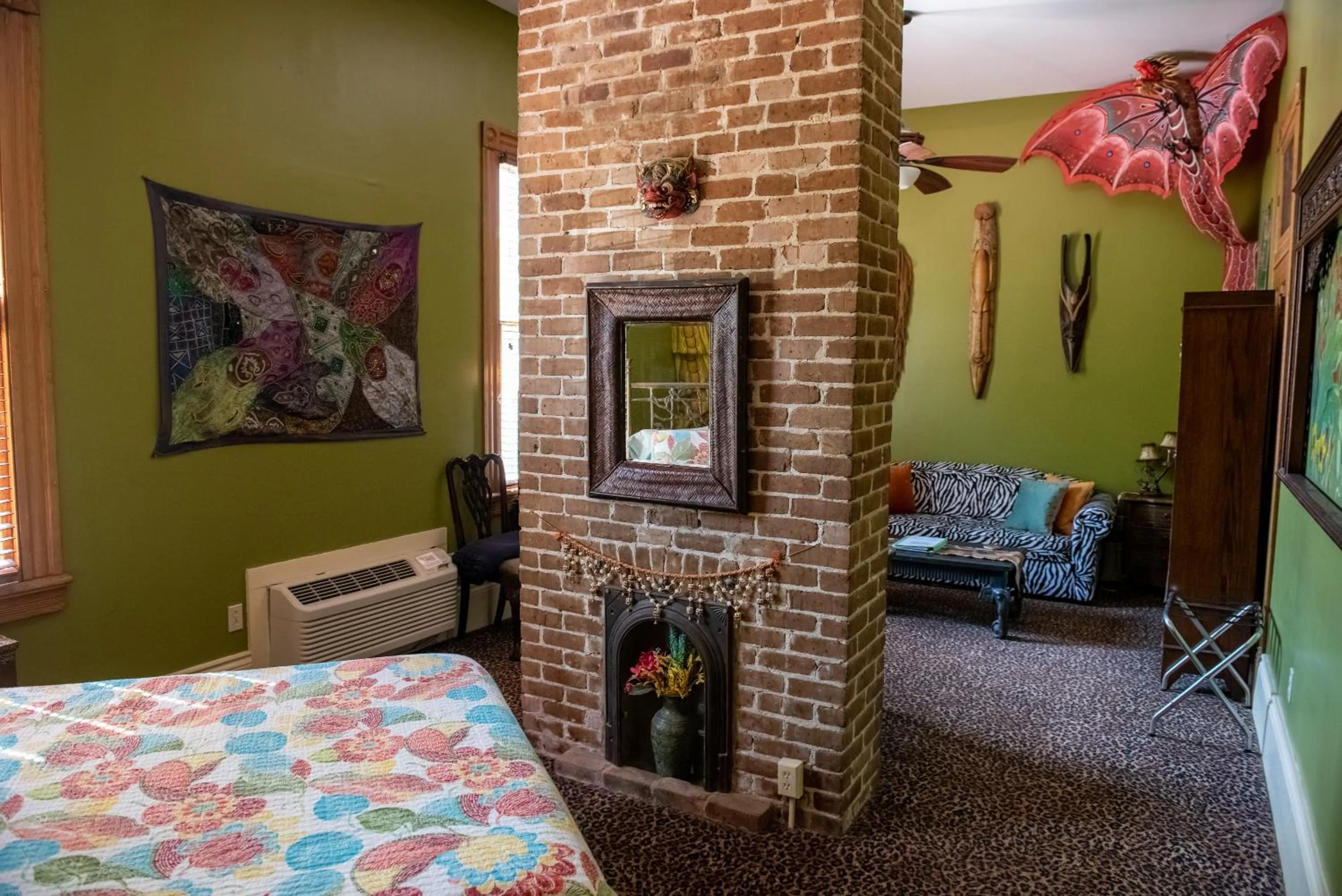 Bed in The Lookout Inn