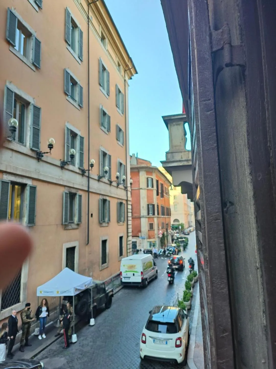 Quiet street view in Dulcis In Pantheon