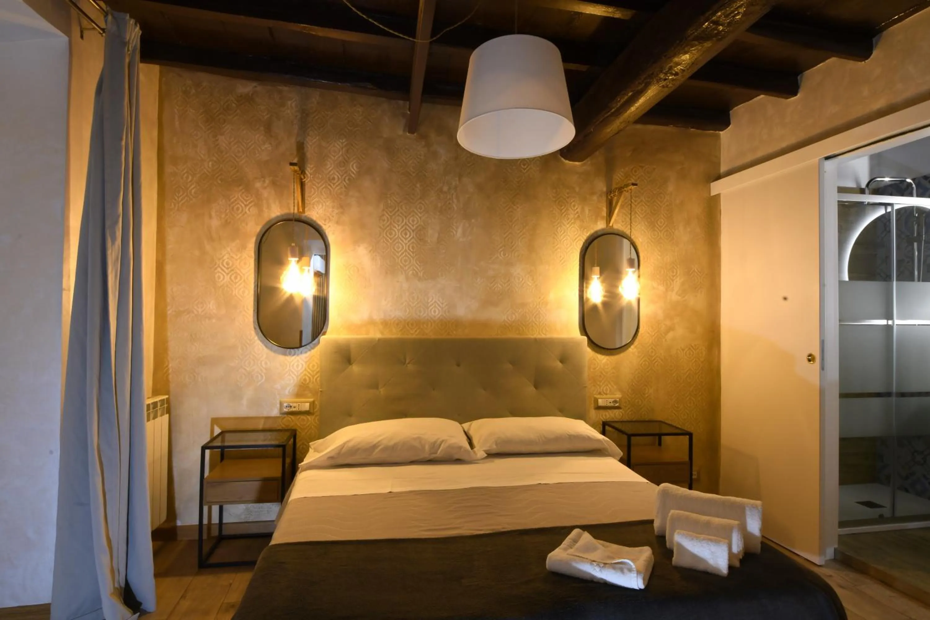 Photo of the whole room, Bed in Dulcis In Pantheon