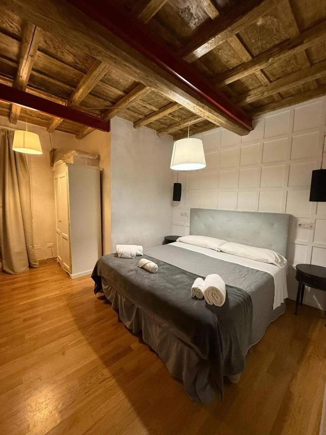 Photo of the whole room, Bed in Dulcis In Pantheon