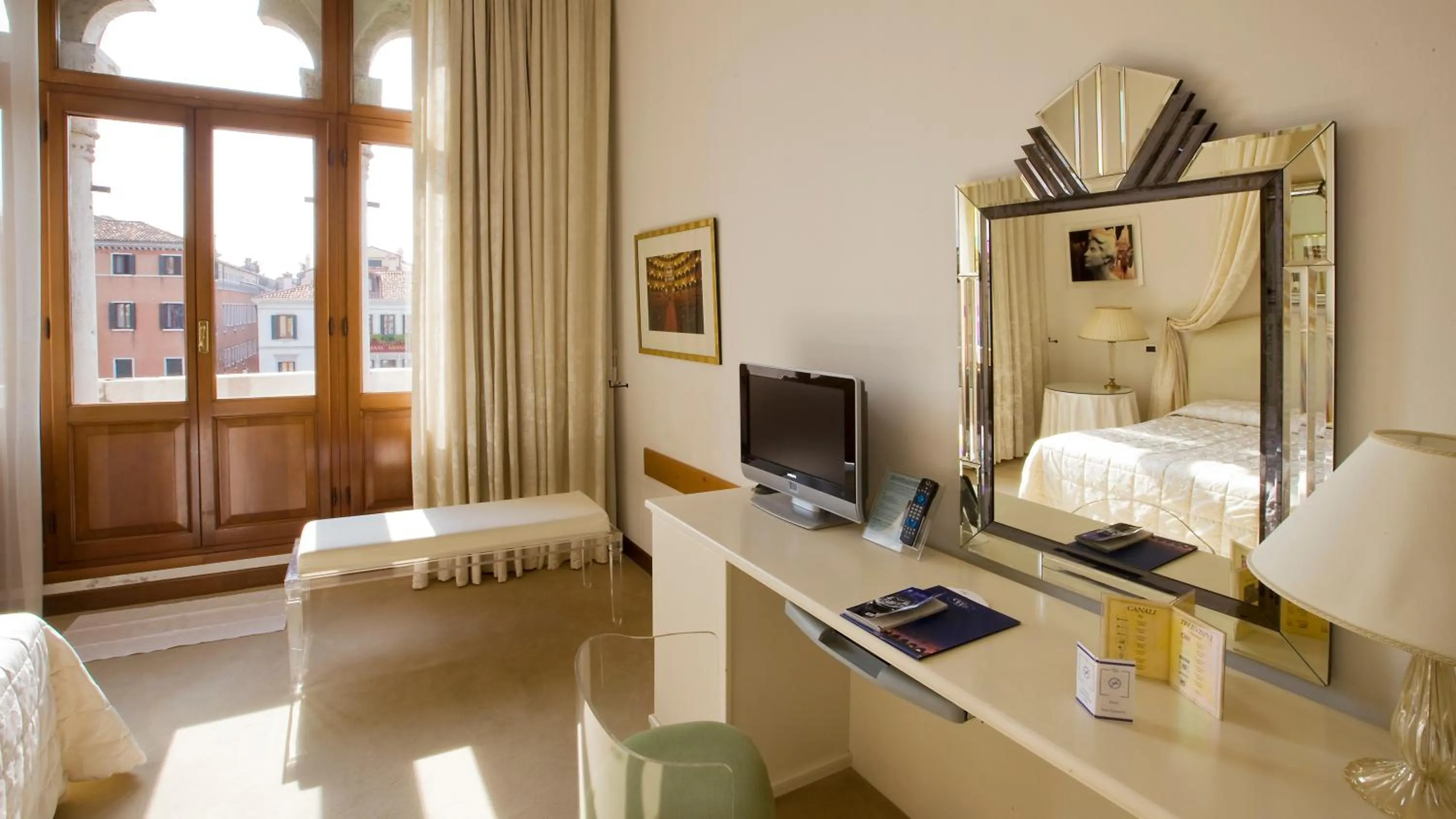 Photo of the whole room in Hotel Principe