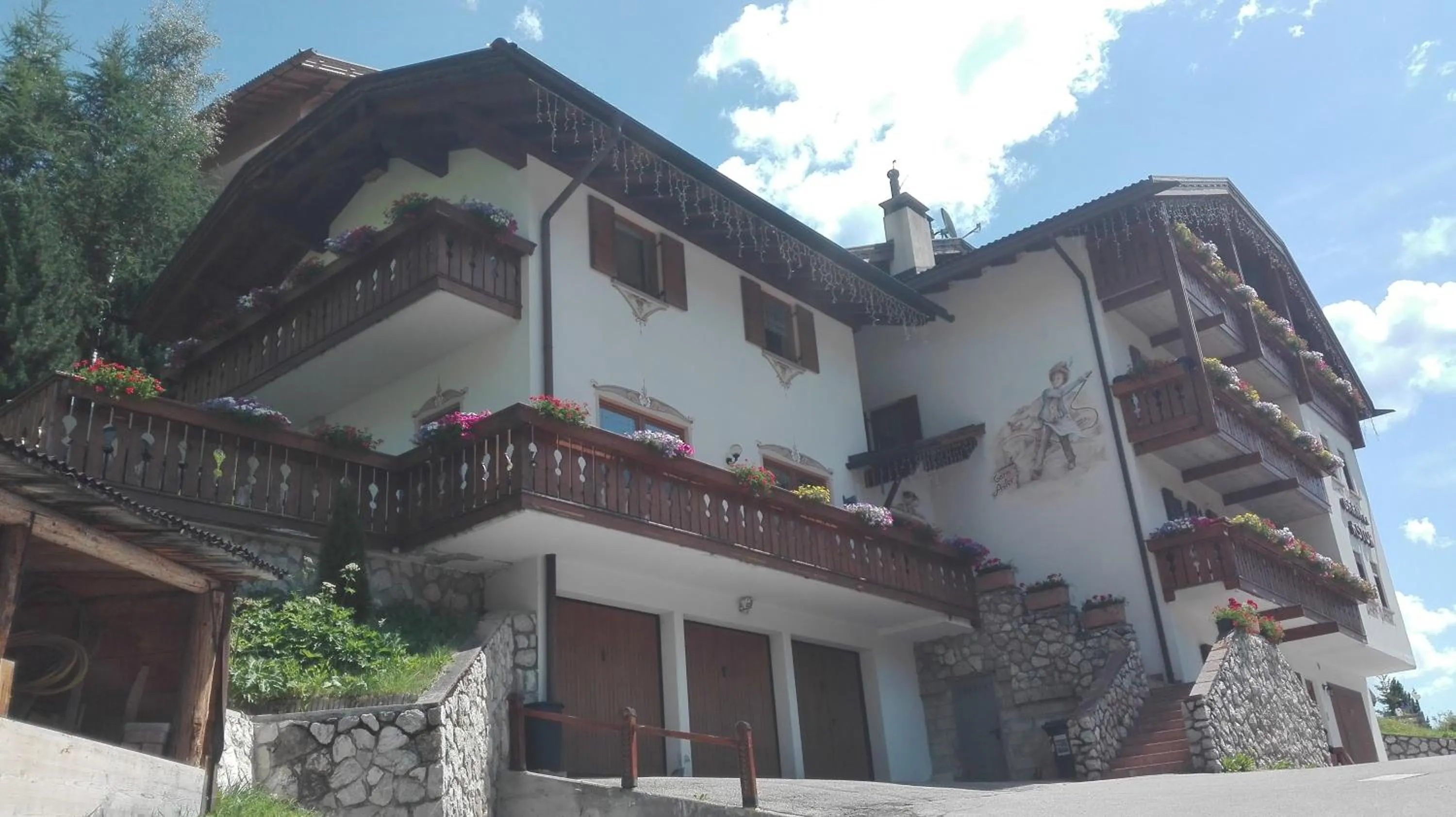 Facade/entrance in Garnì Astor