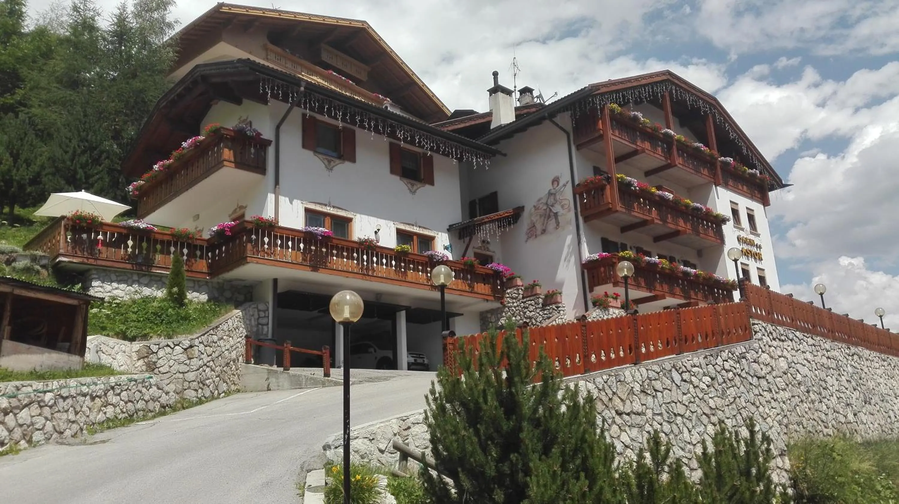 Facade/entrance in Garnì Astor