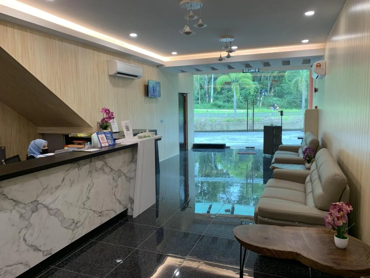 Lobby or reception in M Quality Hotel