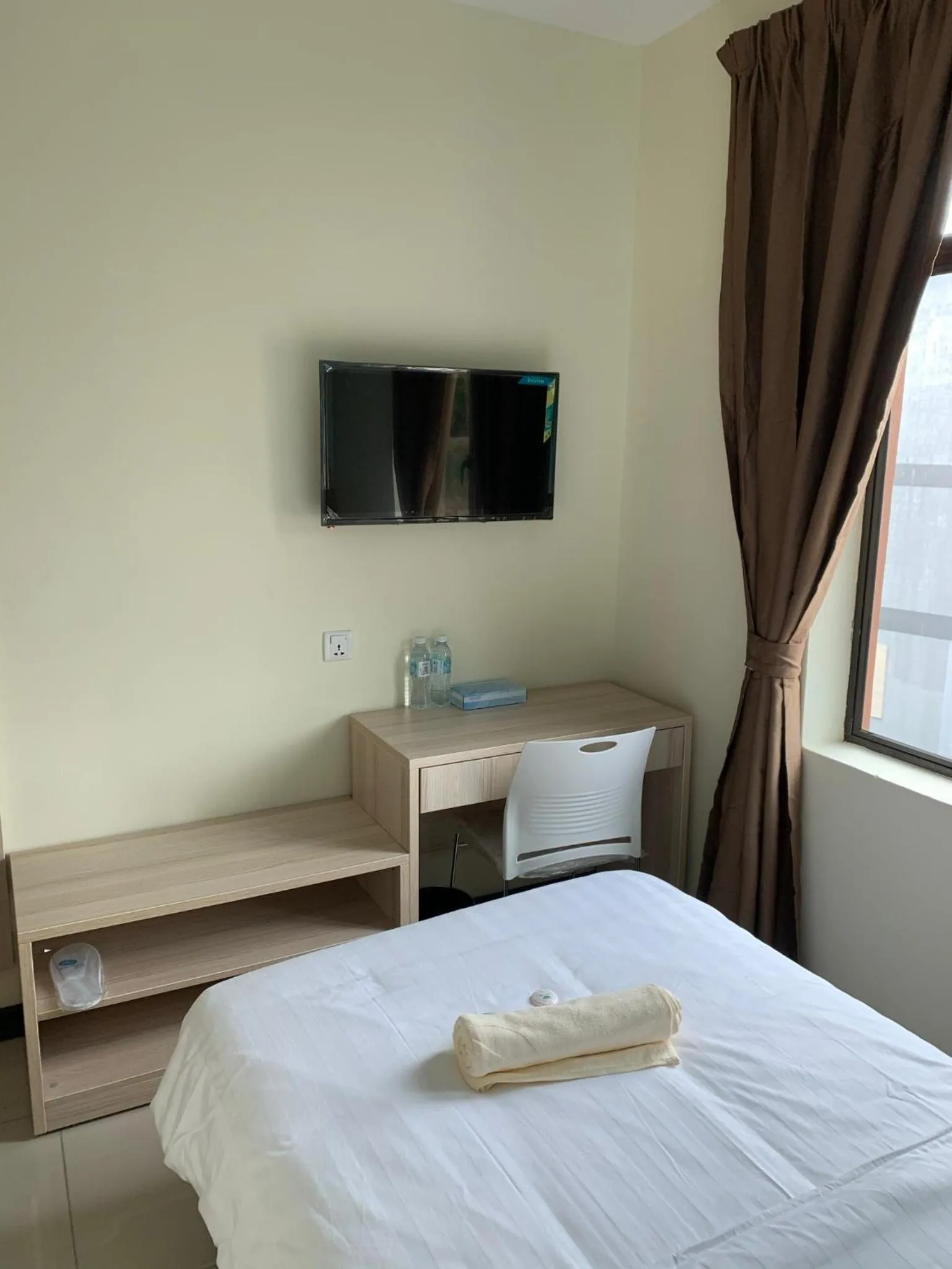 Bedroom, Bed in M Quality Hotel