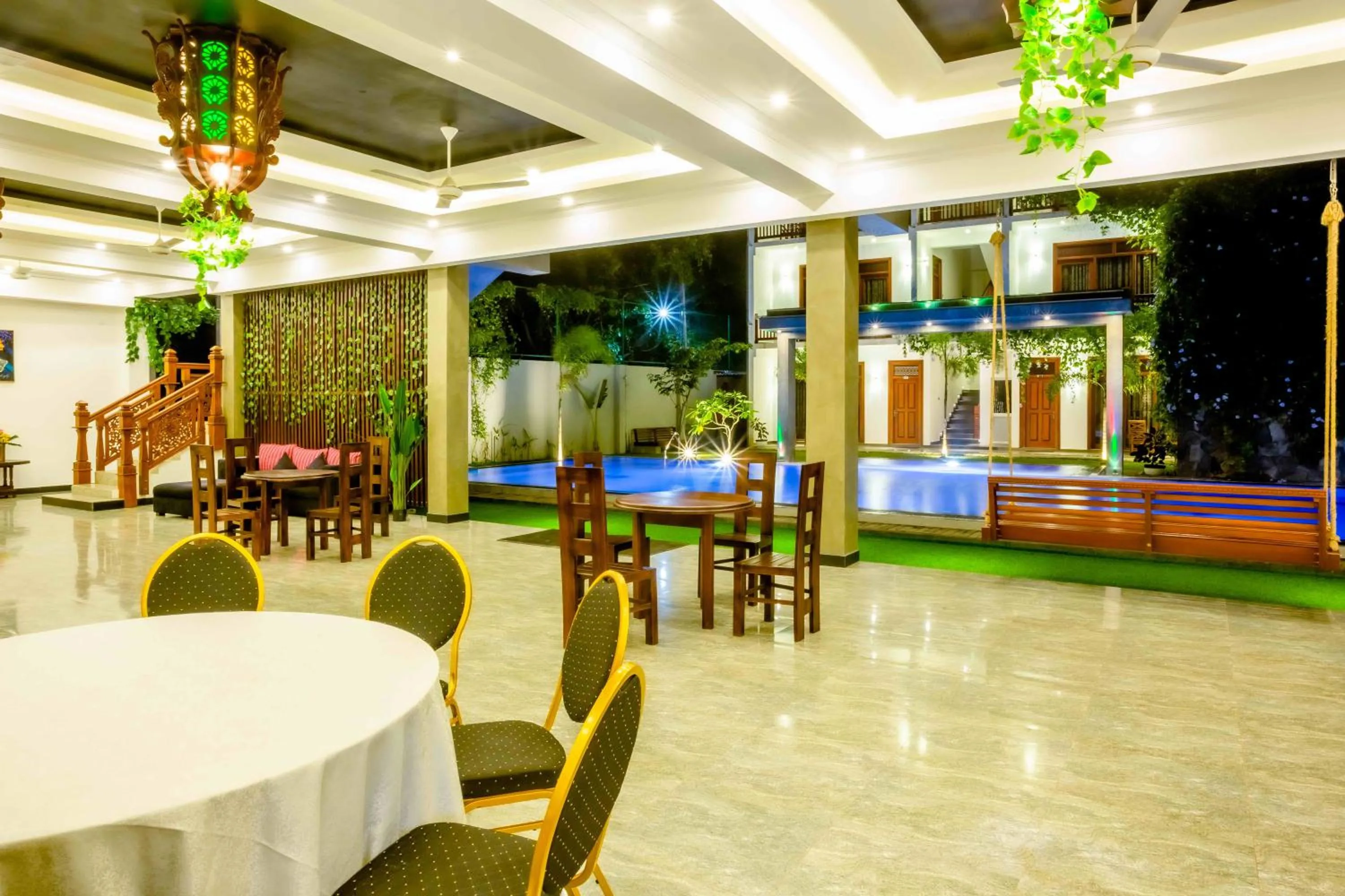 Restaurant/places to eat in Polhena Grand Resort & Banquet