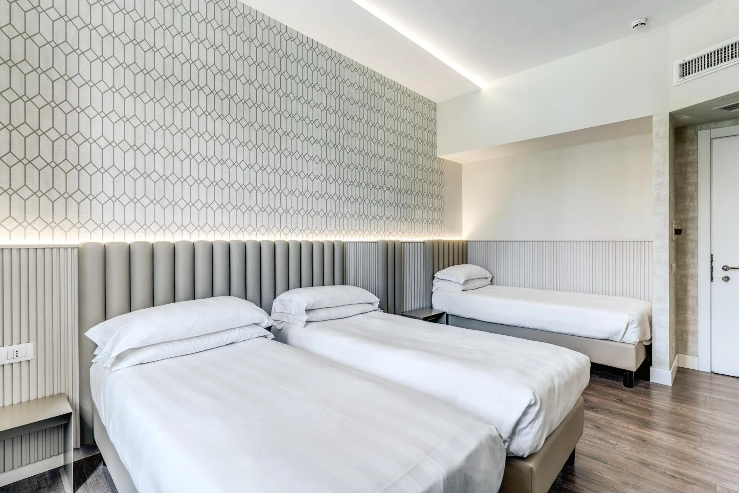 Bedroom, Bed in Hotel Isola Sacra Rome Airport