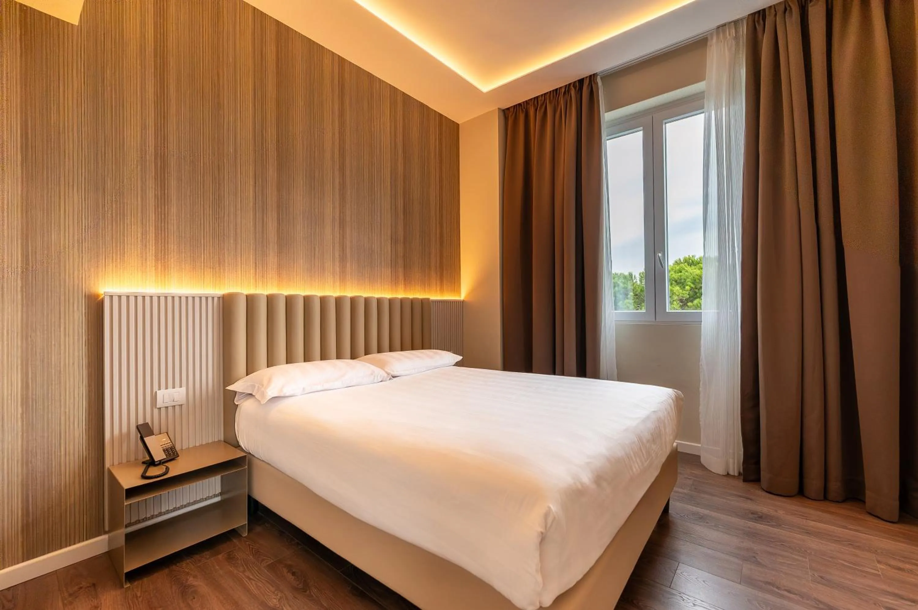 Bedroom, Bed in Hotel Isola Sacra Rome Airport