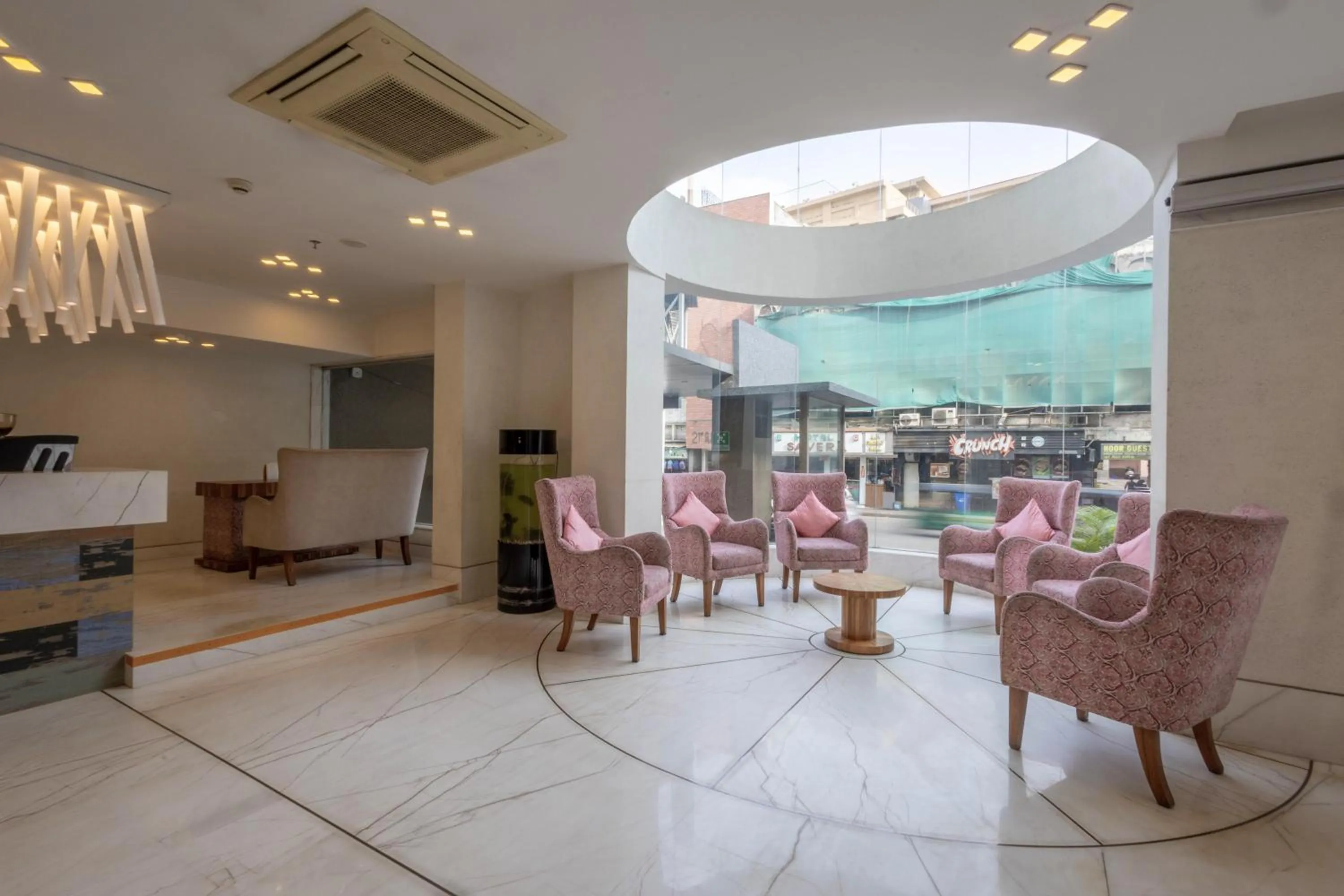 De Glance Hotel, Near Surat Railway Station