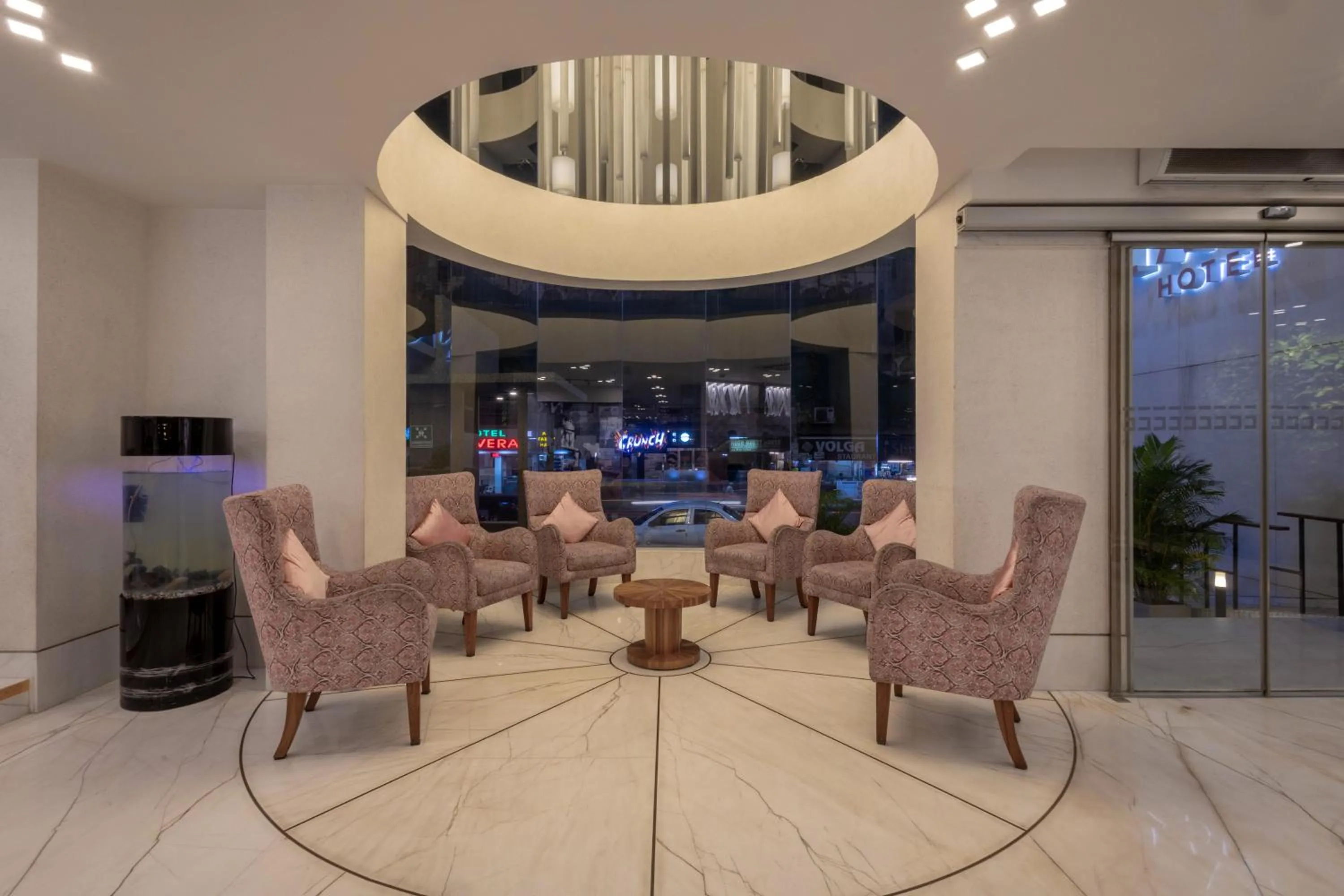 De Glance Hotel, Near Surat Railway Station