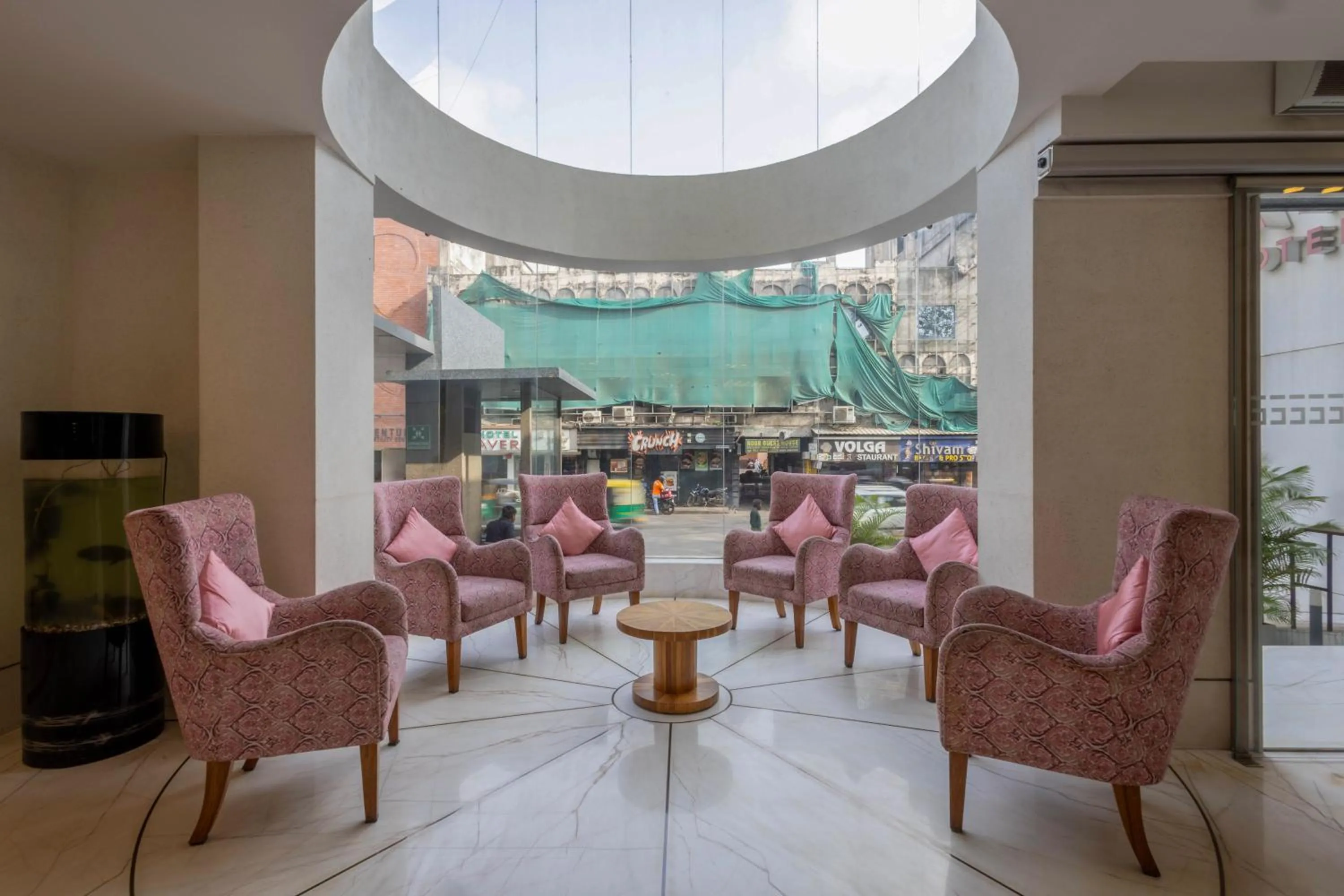 De Glance Hotel, Near Surat Railway Station