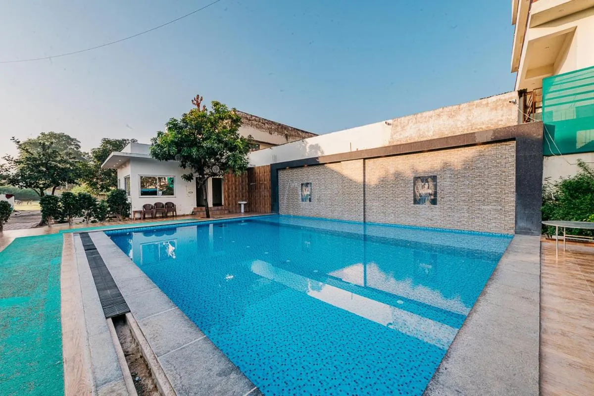 Swimming pool in Aditya Palace