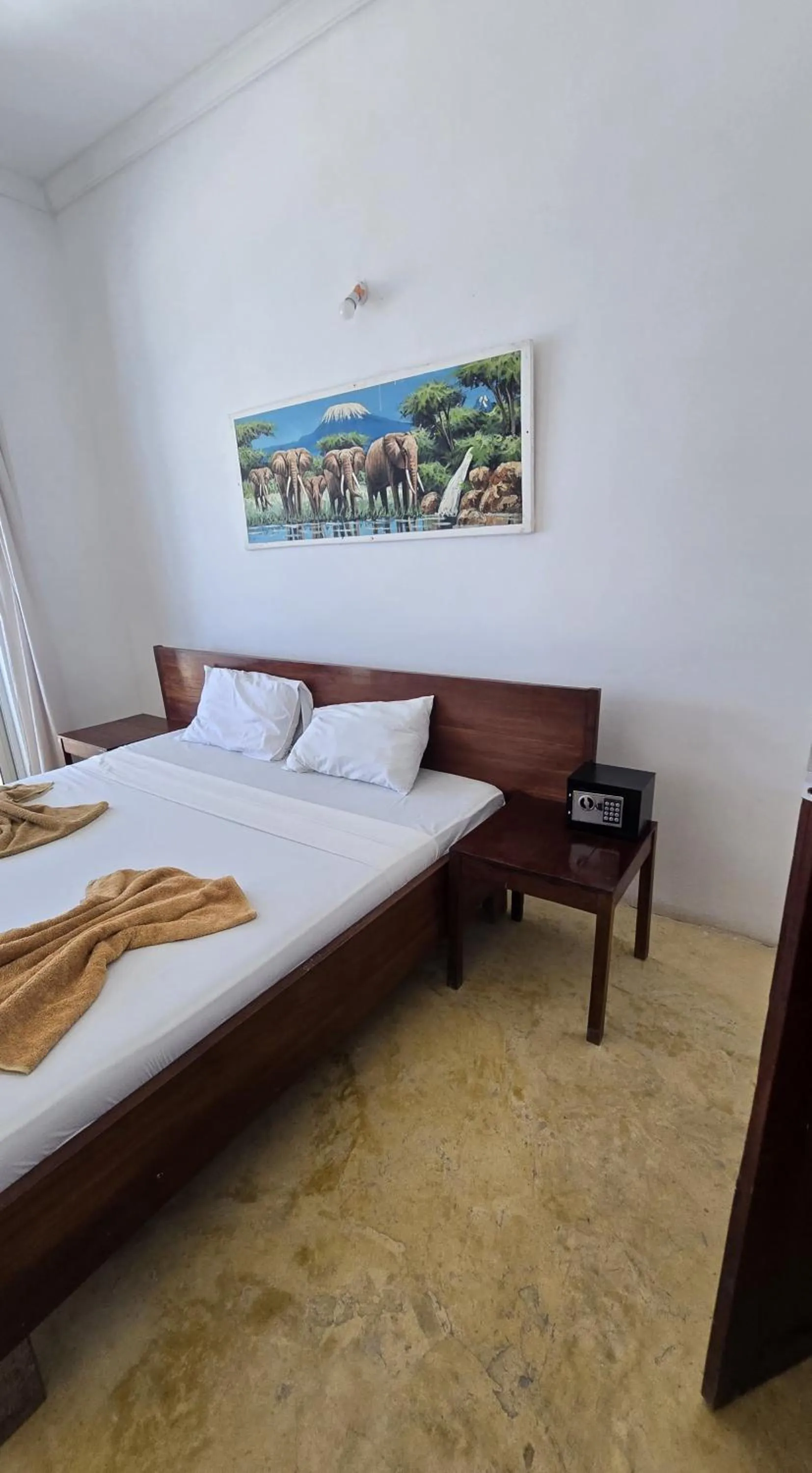 safe, Bed in Equalia boutique hotel