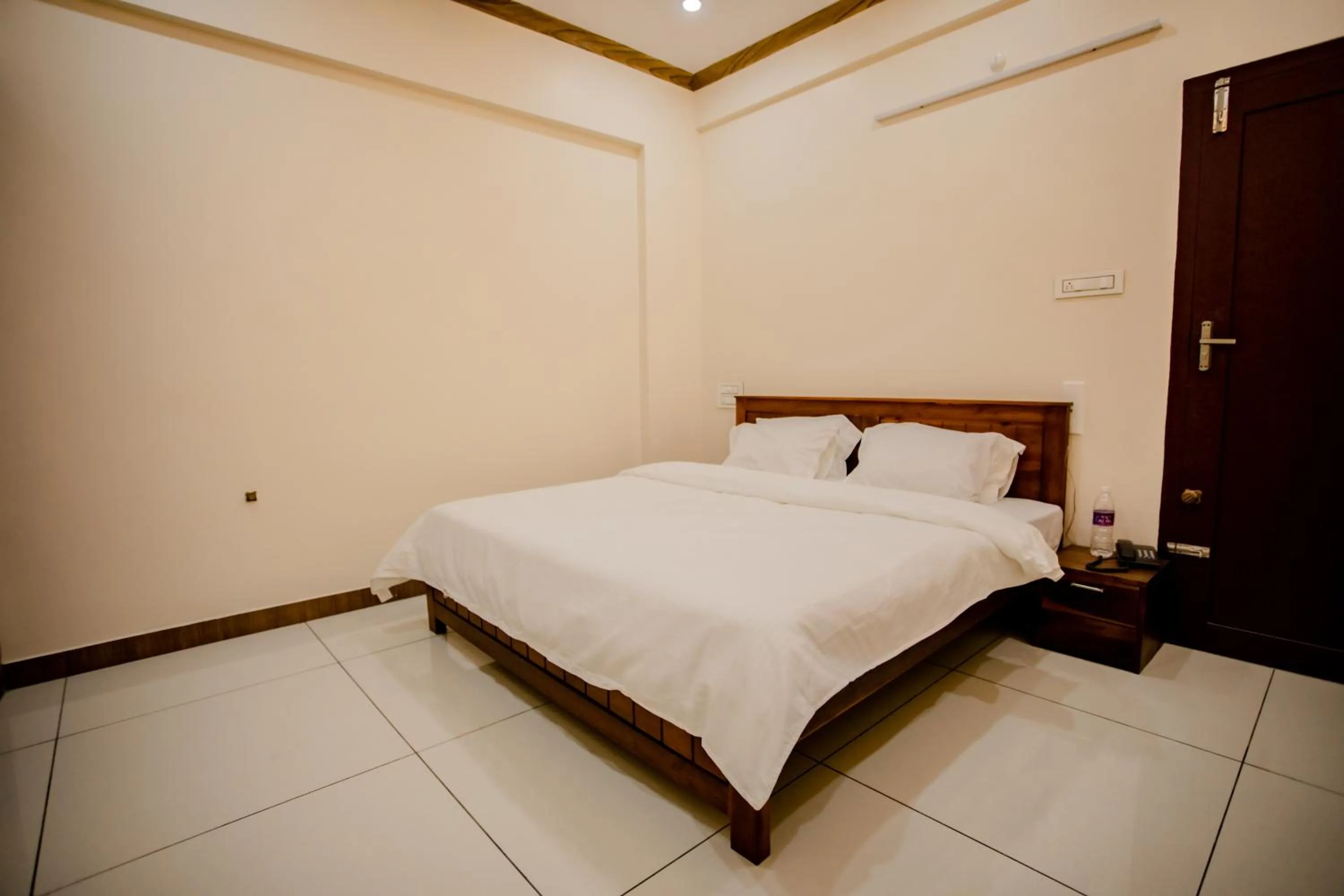 Bed in Cliff Way Apartments