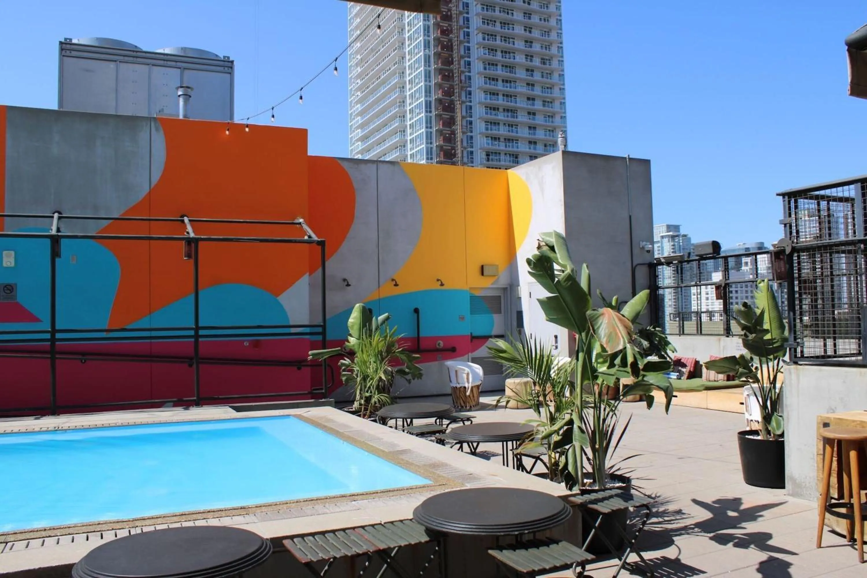 Swimming pool in Stile Downtown Los Angeles By Kasa