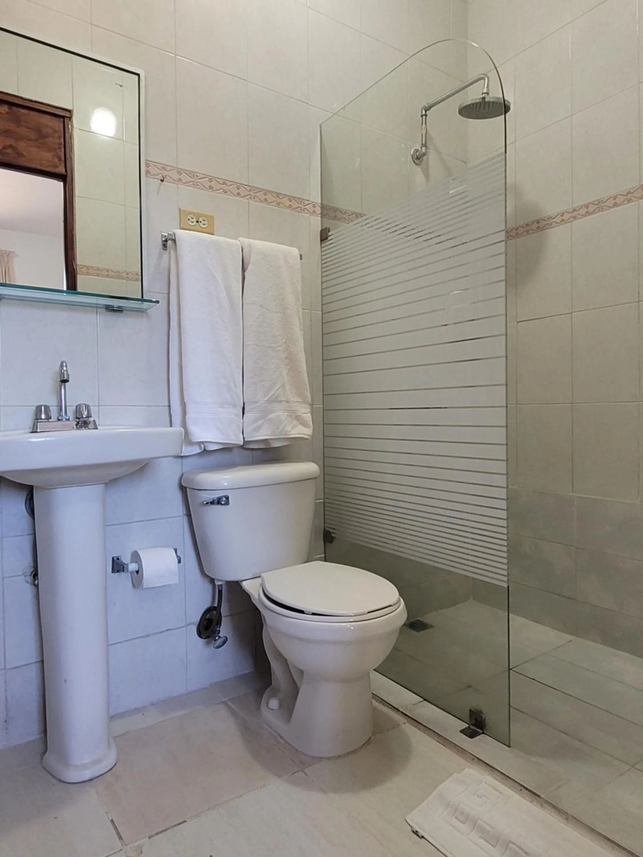 Bathroom in Drake Bolivar Santo Domingo