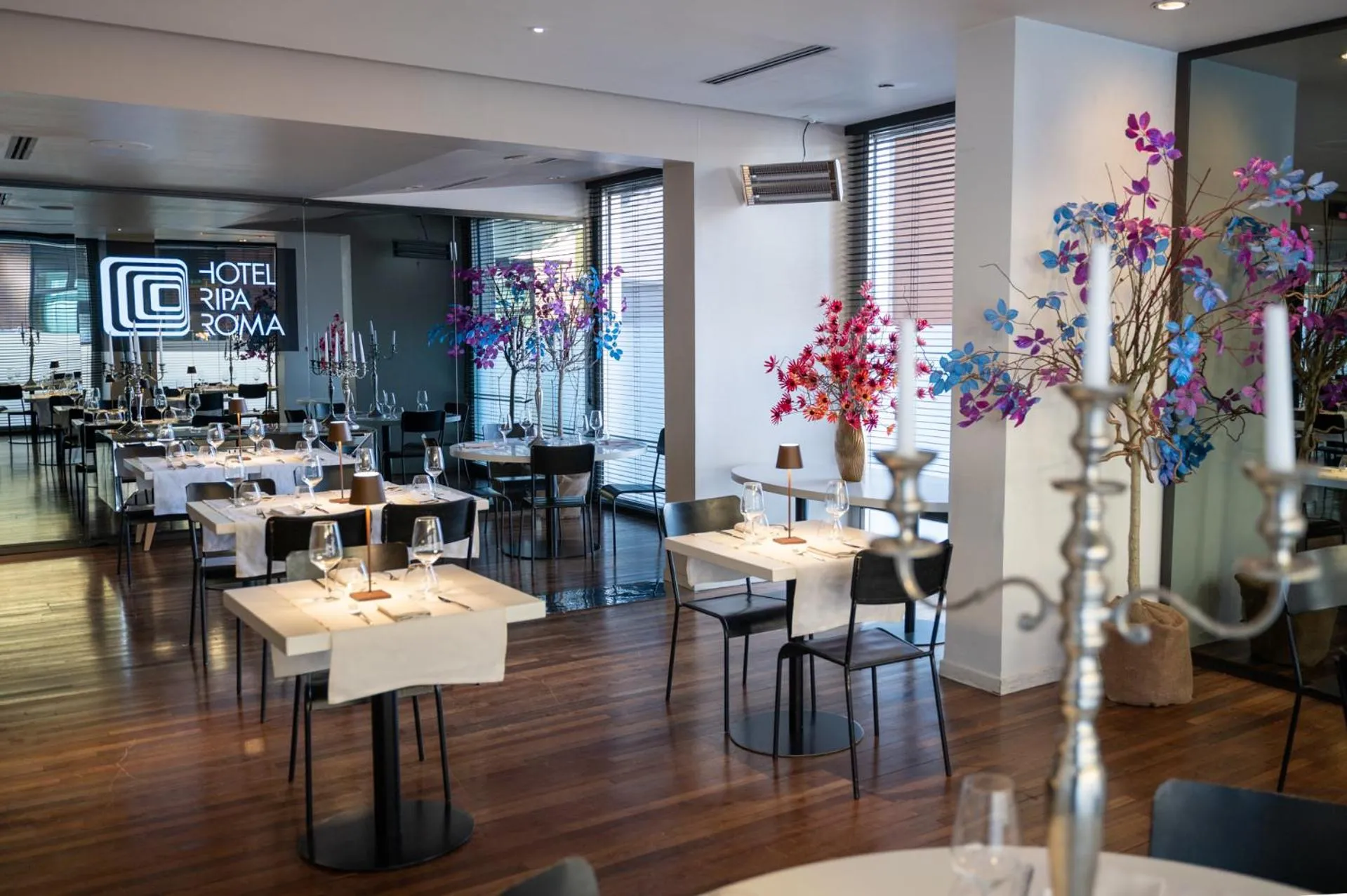 Restaurant/places to eat in Hotel Ripa Roma